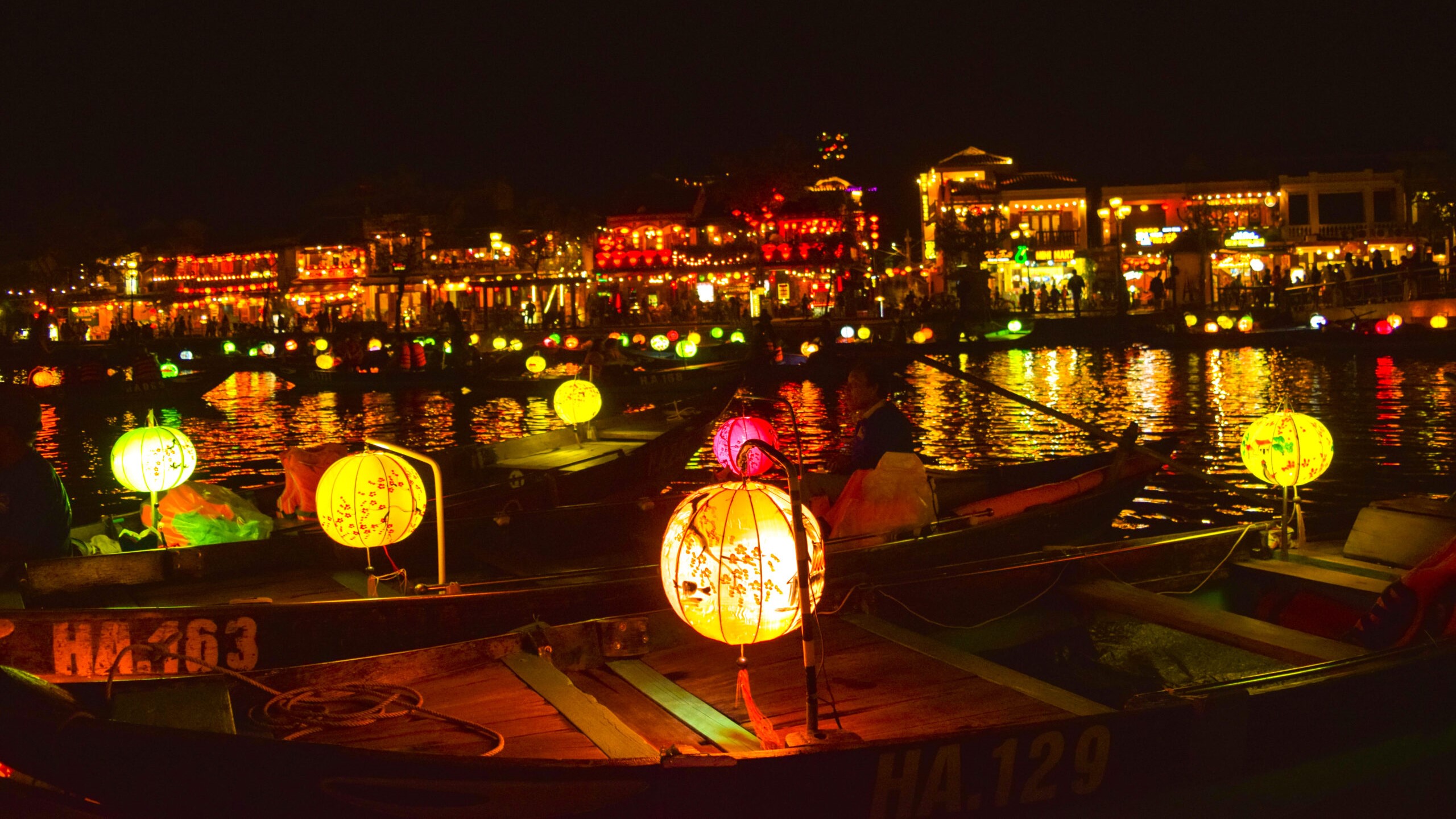 KHÁM PHÁ DI SẢN MIỀN TRUNG: QUẢNG NAM - HỘI AN - ĐÀ NẴNG - HUẾ