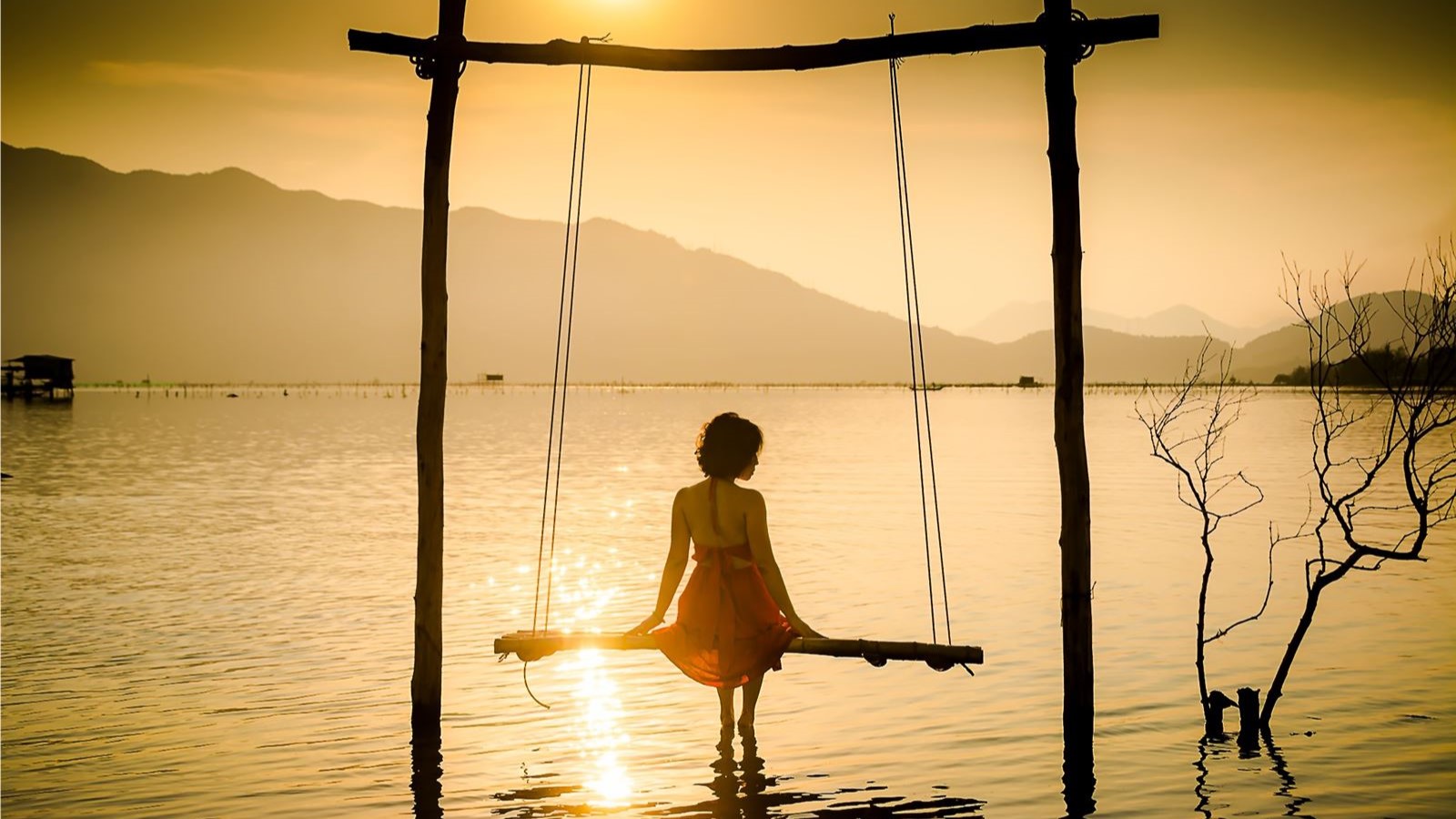 KHÁM PHÁ DI SẢN MIỀN TRUNG: QUẢNG NAM - HỘI AN - ĐÀ NẴNG - HUẾ