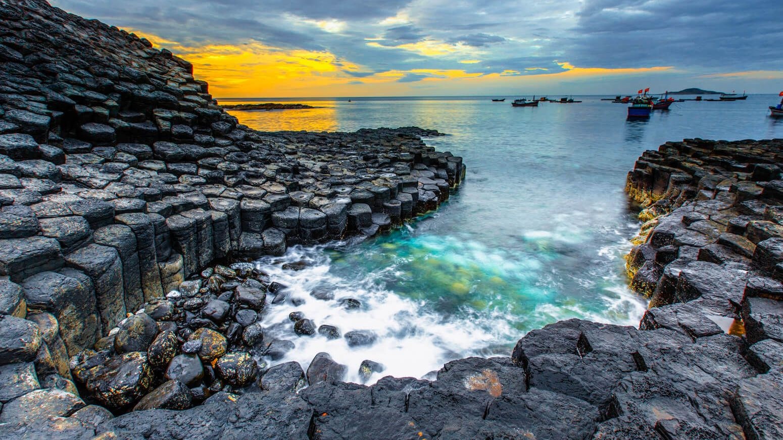 HÀNH TRÌNH BIỂN XANH: NHA TRANG - PHÚ YÊN - QUY NHƠN - NINH CHỮ