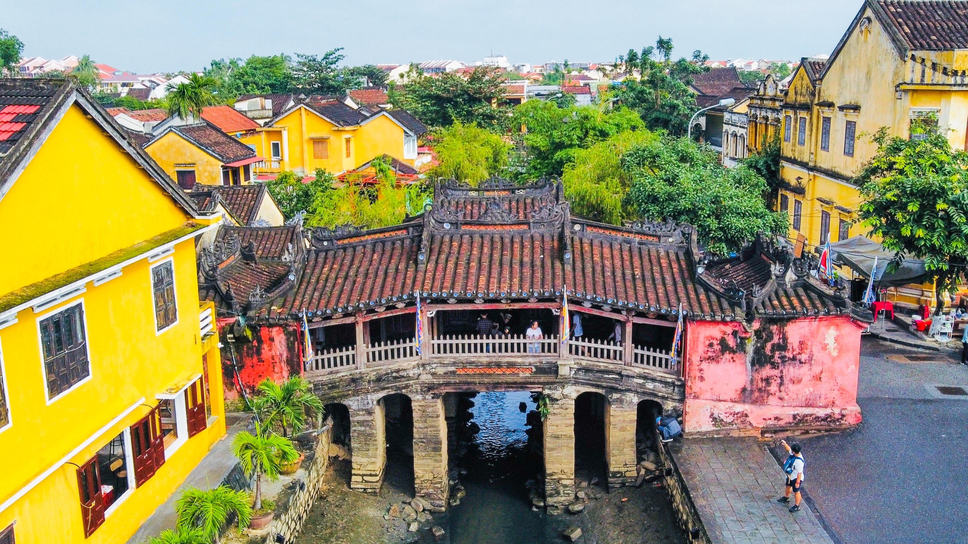 DÁNG HÌNH MIỀN DI SẢN: ĐÀ NẴNG - HỘI AN - HUẾ - QUẢNG BÌNH