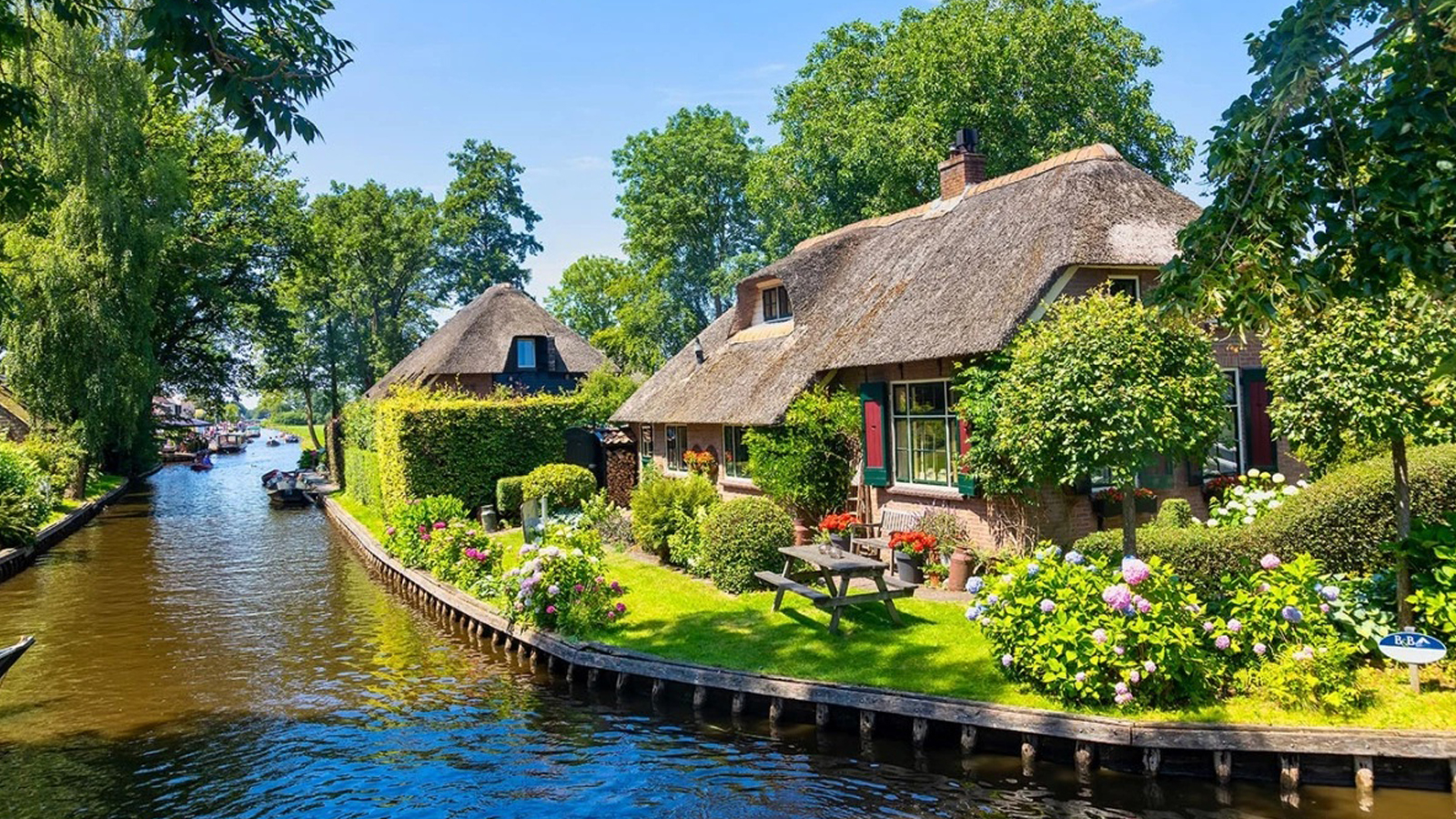 MÙA HÈ RỰC RỠ TÂY ÂU: PHÁP - BỈ - HÀ LAN - ĐỨC