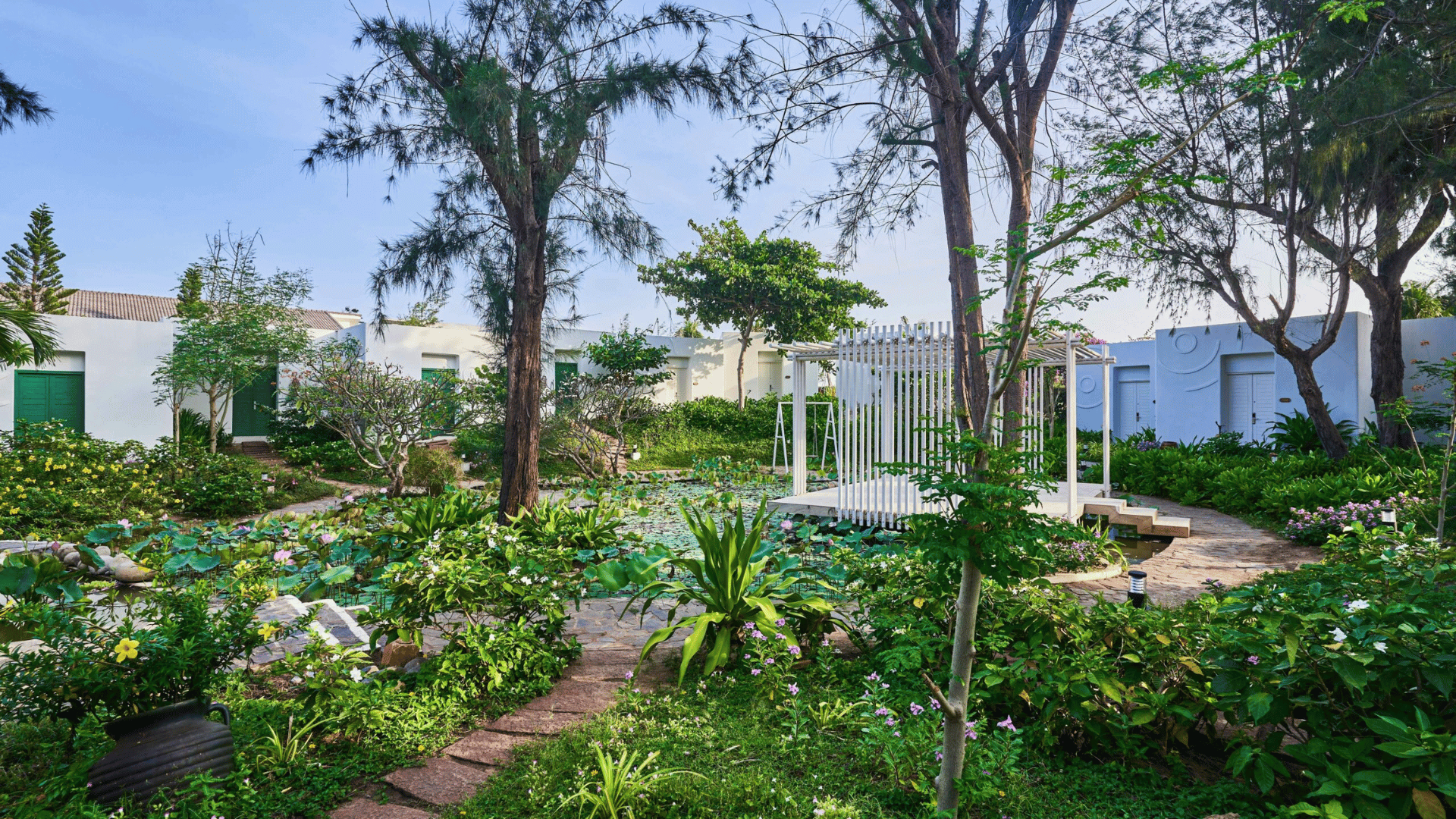 COMBO LƯU TRÚ HALF BOARD 2N1Đ TẠI FLEUR DE LYS LONG HẢI 4 SAO