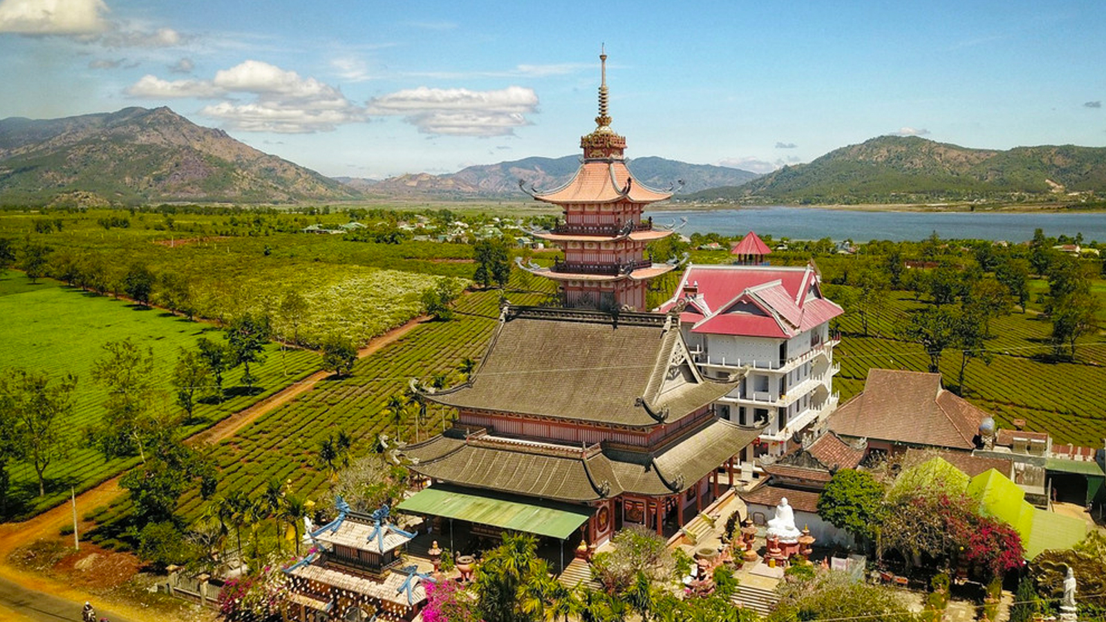 TÂY NGUYÊN: BUÔN MA THUỘT - PLEIKU - KONTUM