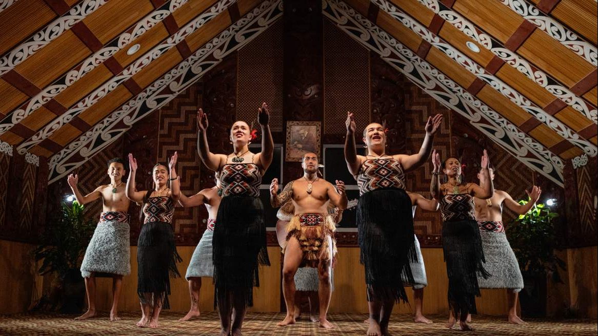 KHÁM PHÁ NEW ZEALAND: AUCKLAND – WAITOMO – TAUPO – ROTORUA – MATAMATA