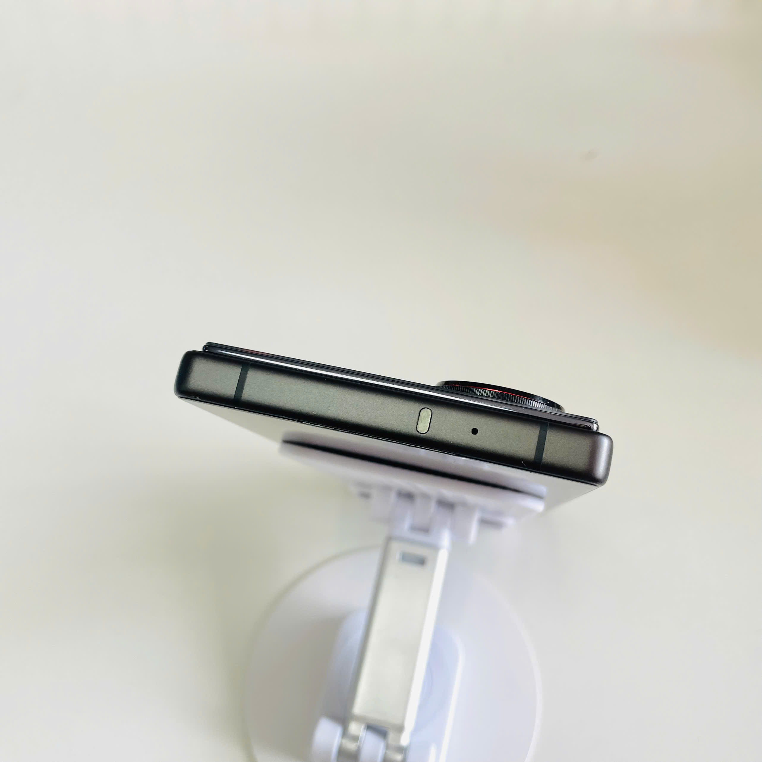 ZTE Nubia Z70 Ultra – Chính Hãng 12/256GB -  Màn hình 144Hz siêu mượt  Màu Đen Đẹp 98%