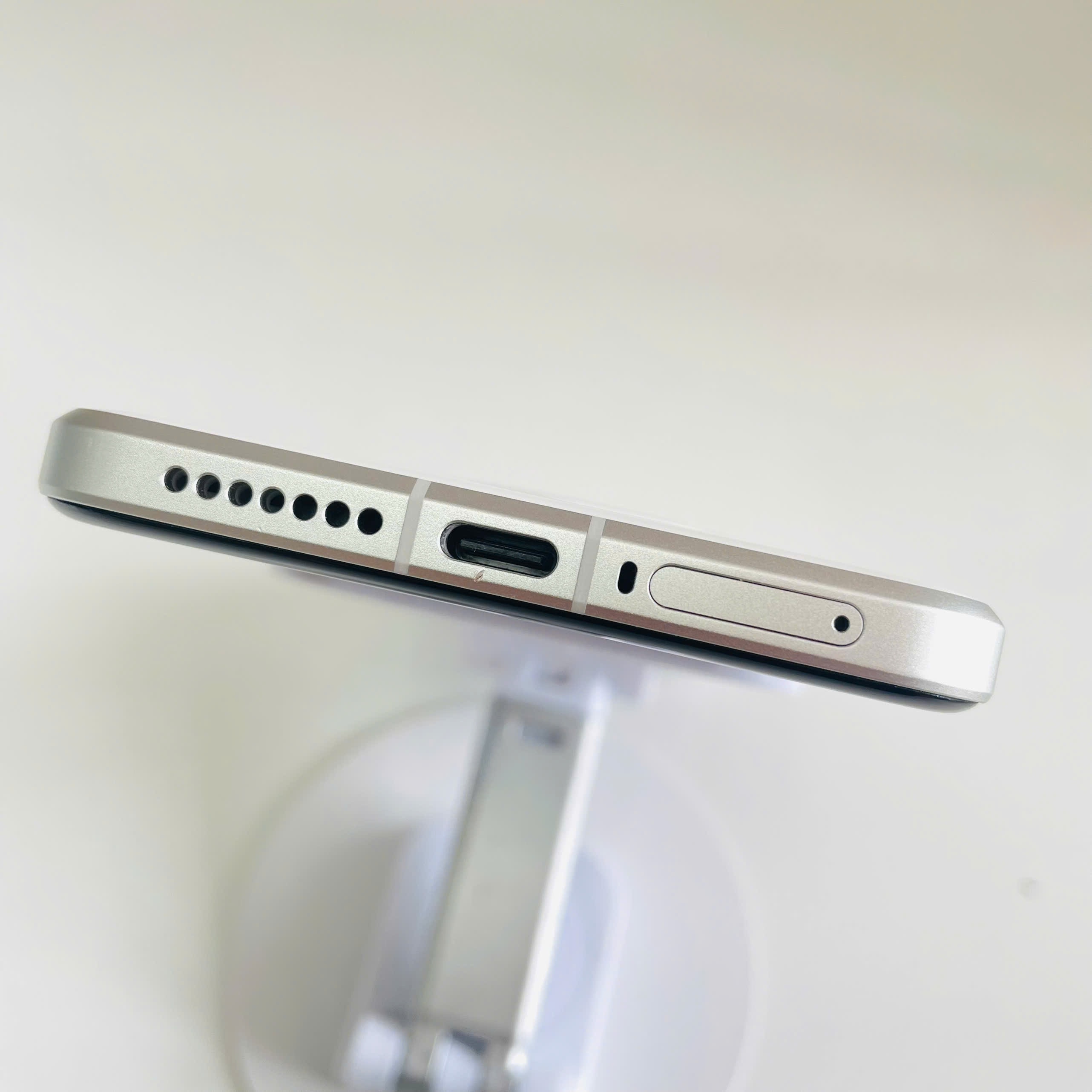 Xiaomi 15 Ultra 12/256GB trắng Đẹp 98% Pin 98% Fullbox