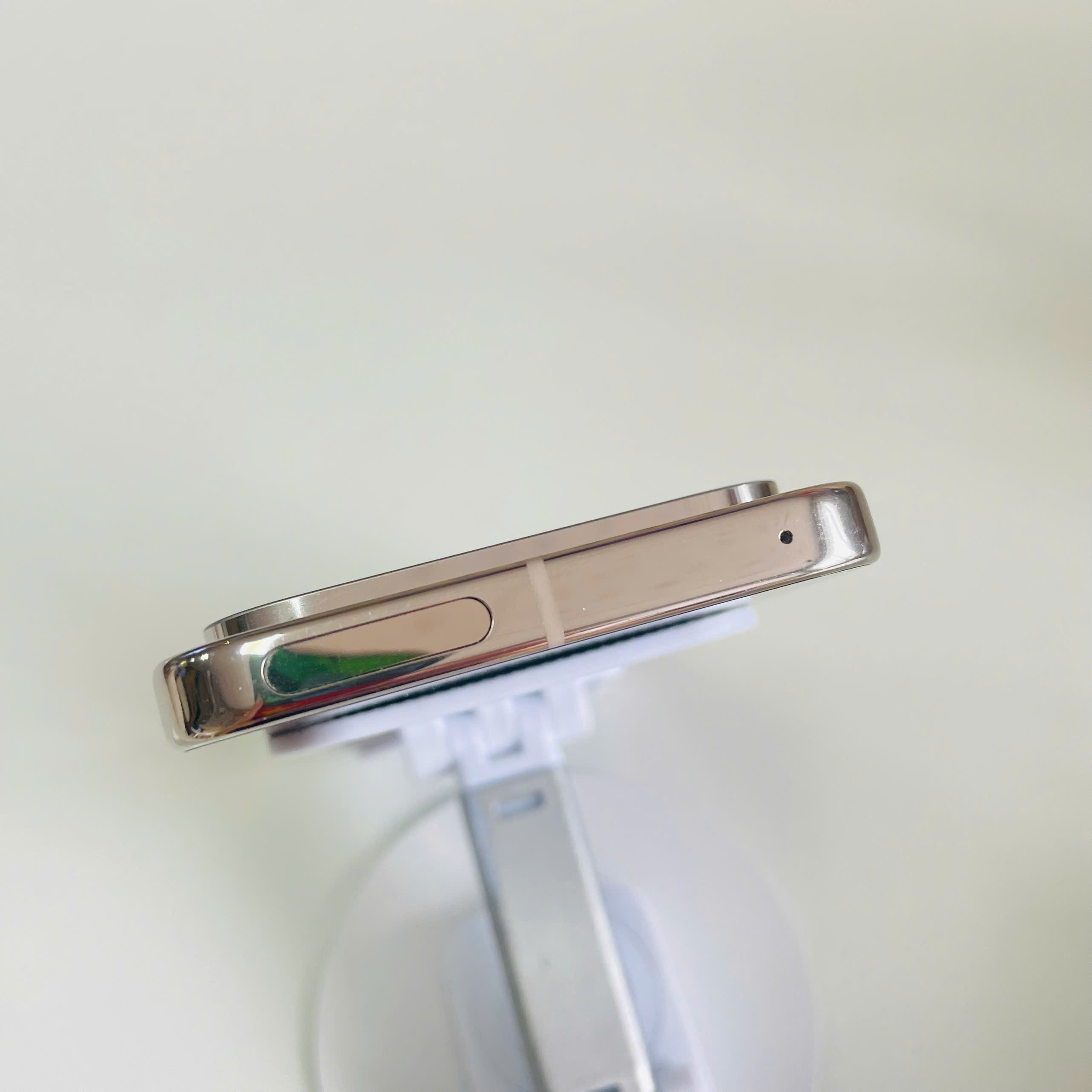 🔥 GOOGLE PIXEL 9 PRO QUỐC TẾ 16/256GB Pin 100 Màu Trắng Đẹp 98% Kèm sạc 35W