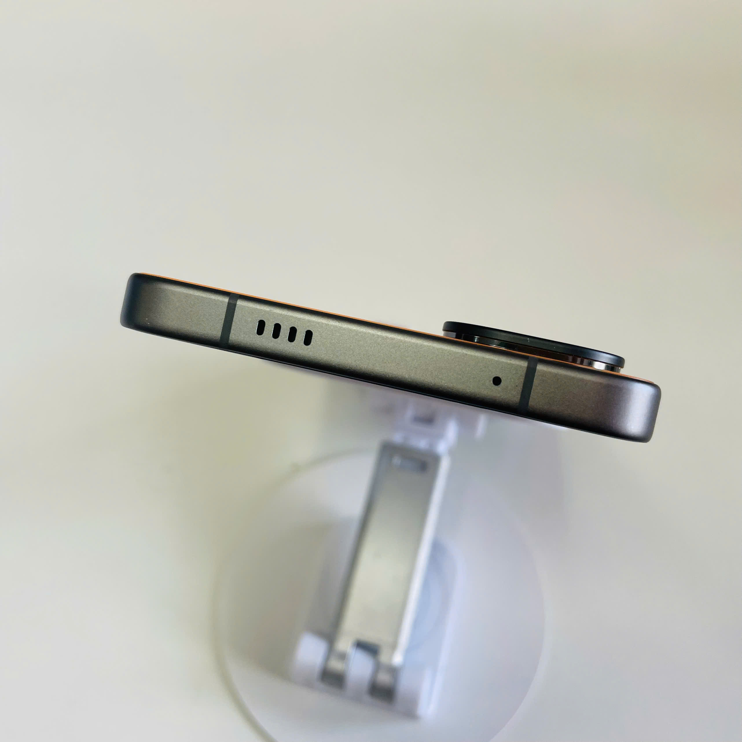 IQOO Neo 11 12/256GB Cam Pin 99% Đẹp 98% Kèm Sạc 35W