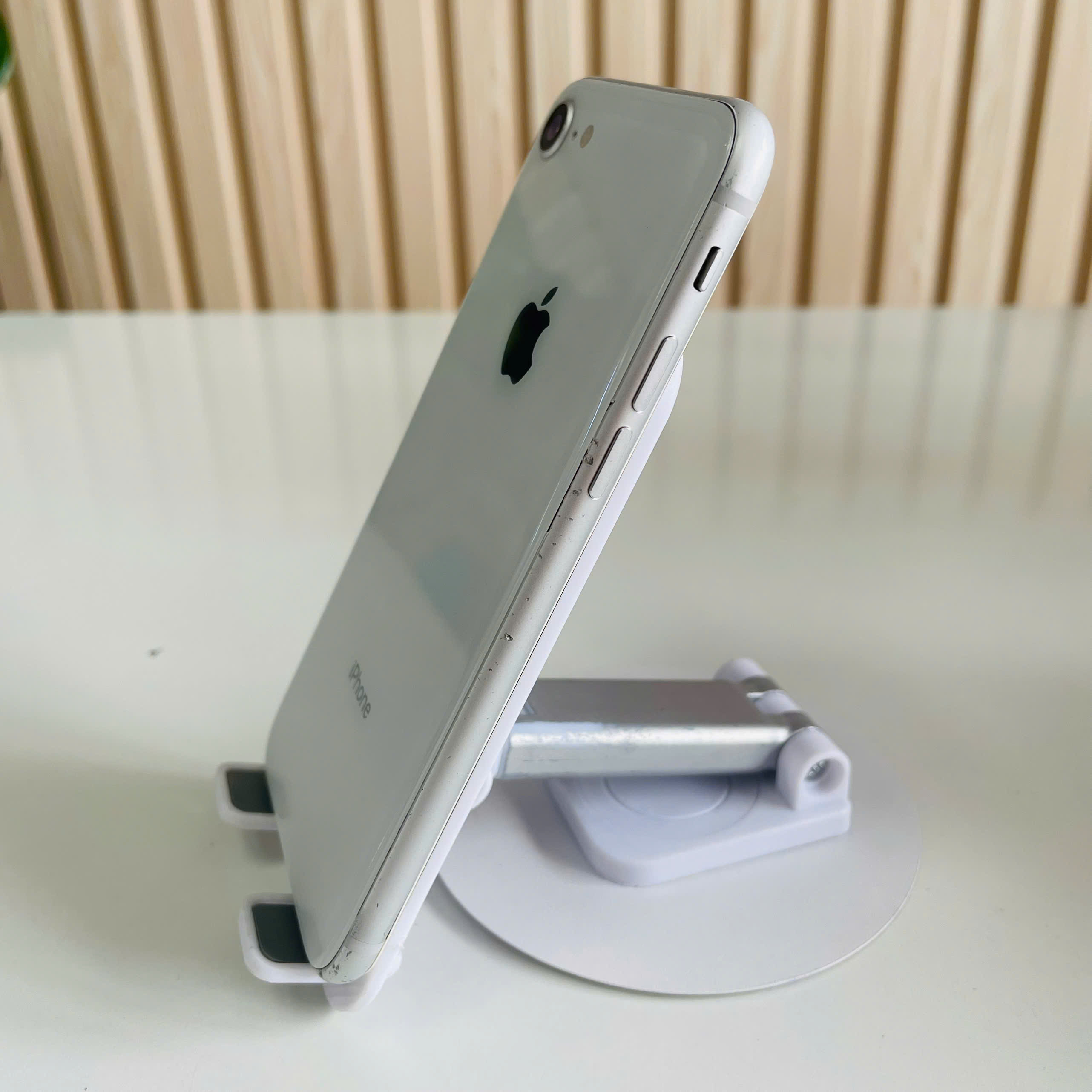 IPhone 8 J/A 64GB Trắng Pin 100 PT Đẹp 97% Màn Ép Kính, Màn có Đốm Đen