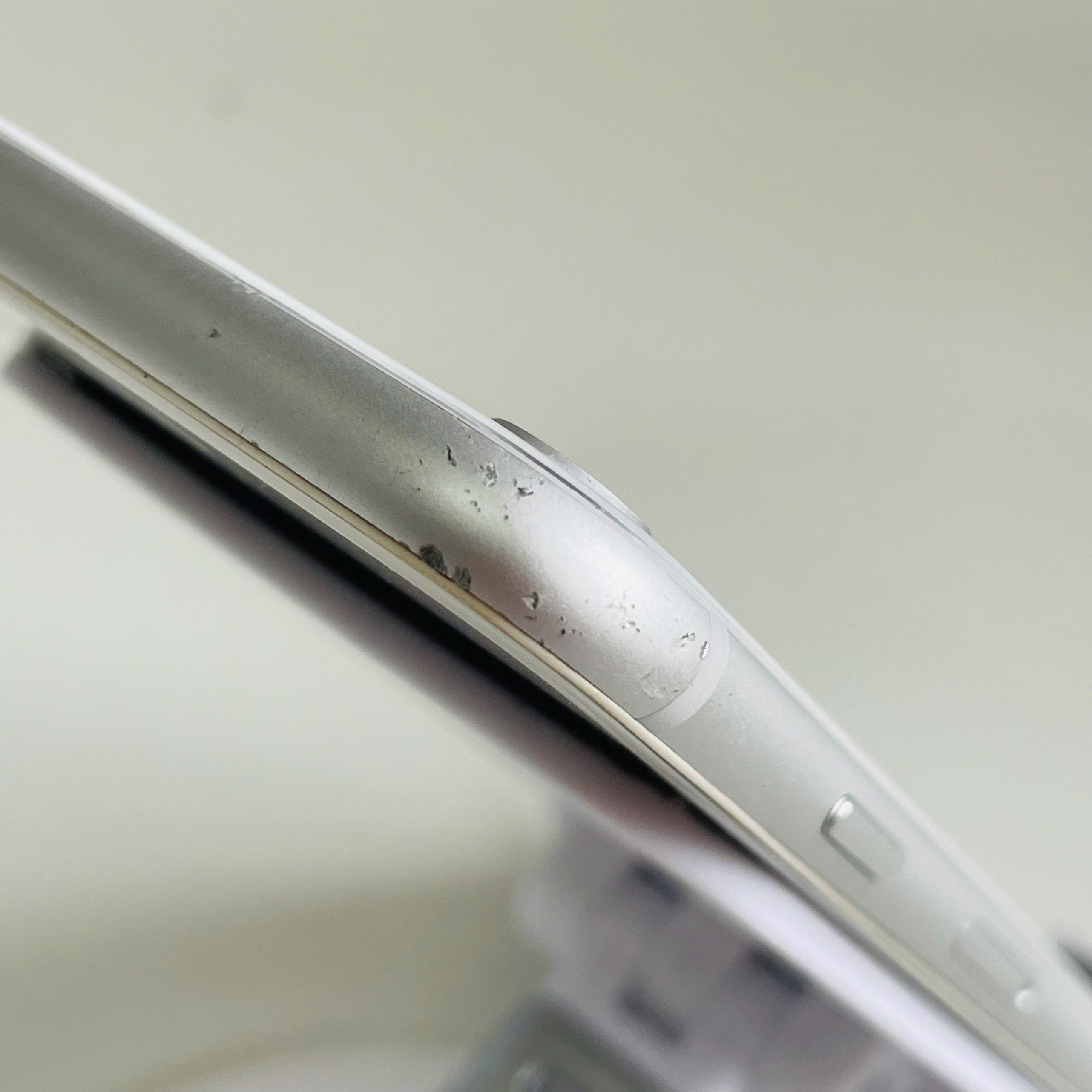 IPhone 8 J/A 64GB Trắng Pin 100 PT Đẹp 97% Màn Ép Kính, Màn có Đốm Đen
