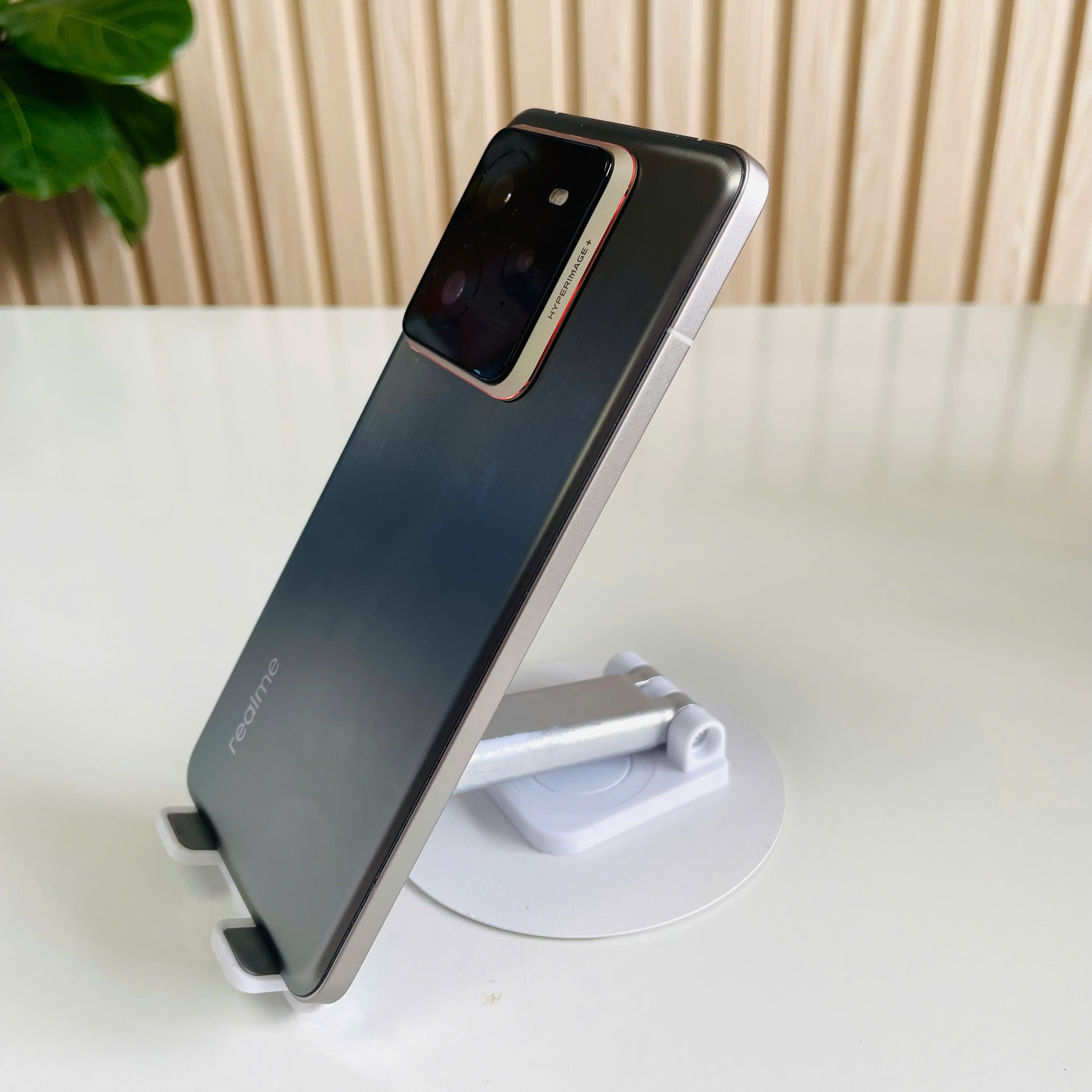 REALME GT 7 PRO titan 12/256 đẹp 98+ pin 95%