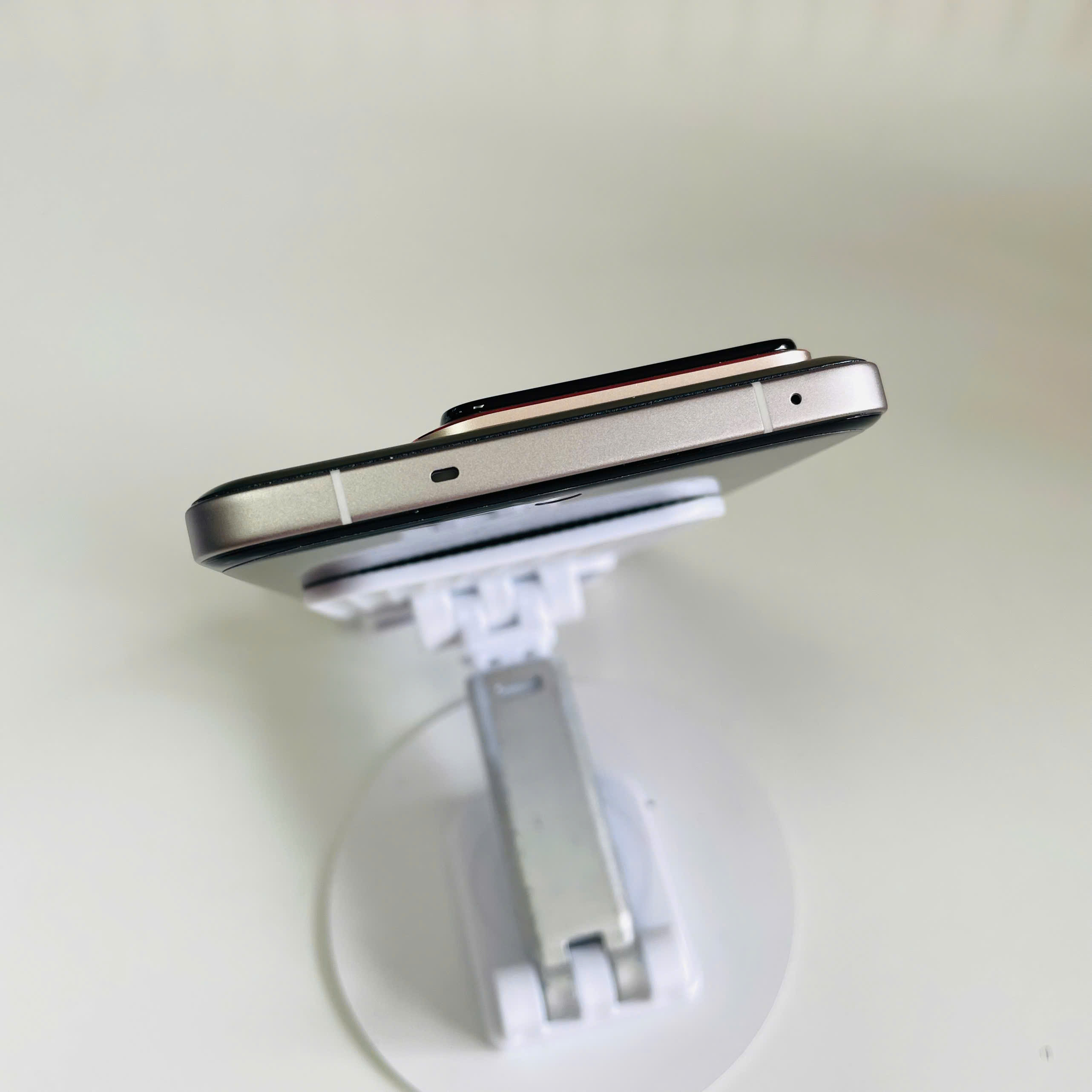 REALME GT 7 PRO titan 12/256 đẹp 98+ pin 95%