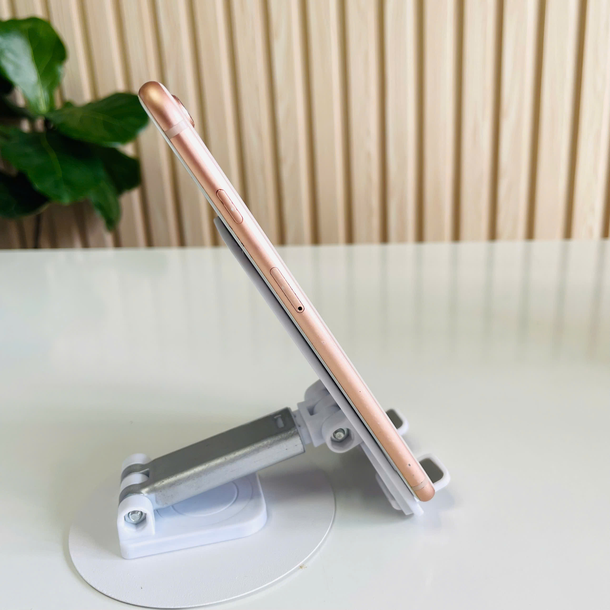 IPhone 8 Plus Việt Nam 64GB Vàng Đẹp 98 Pin 93 PT