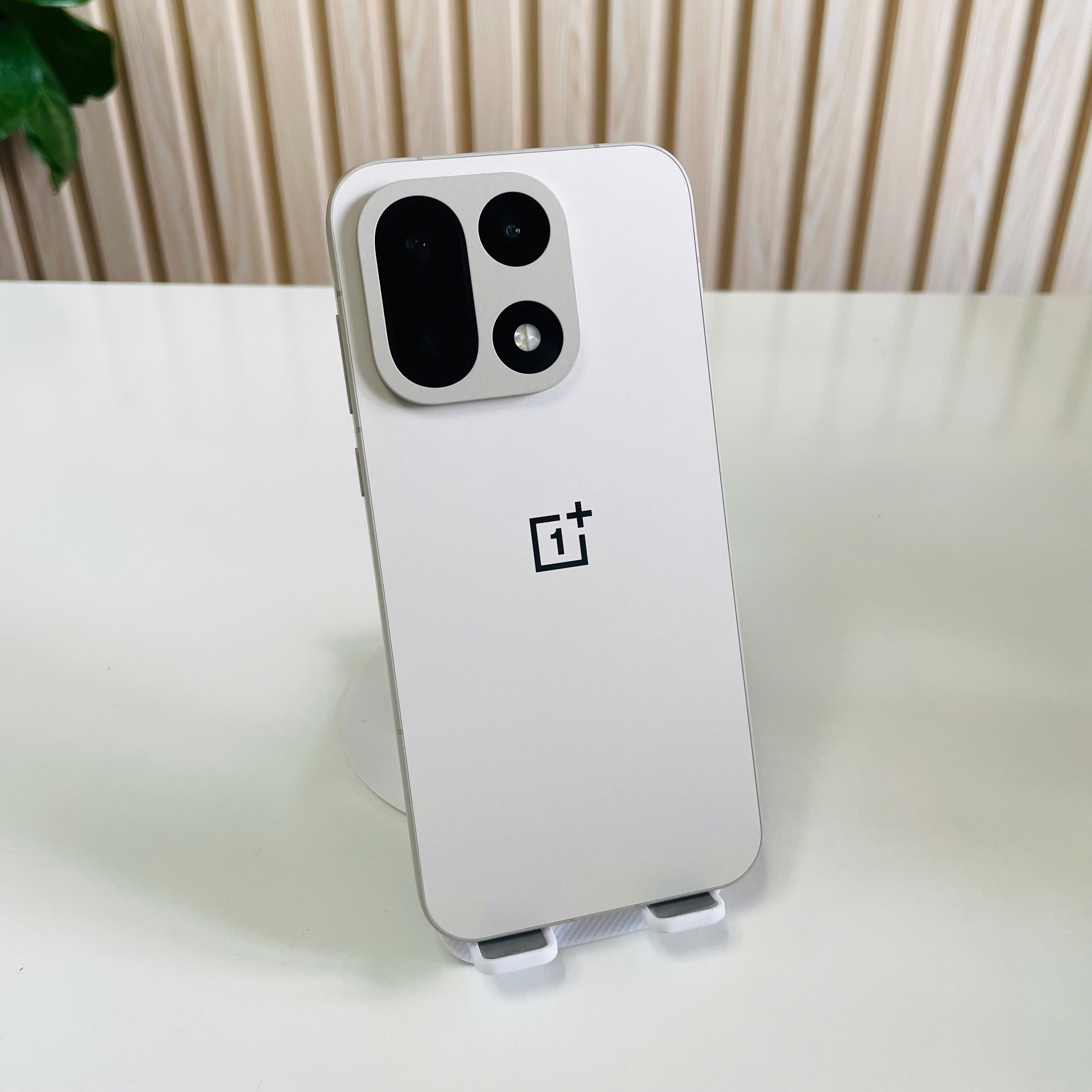 Oneplus 15 5G 16/256GB vàng cát Đẹp 98+% Pin 98% Fullbox