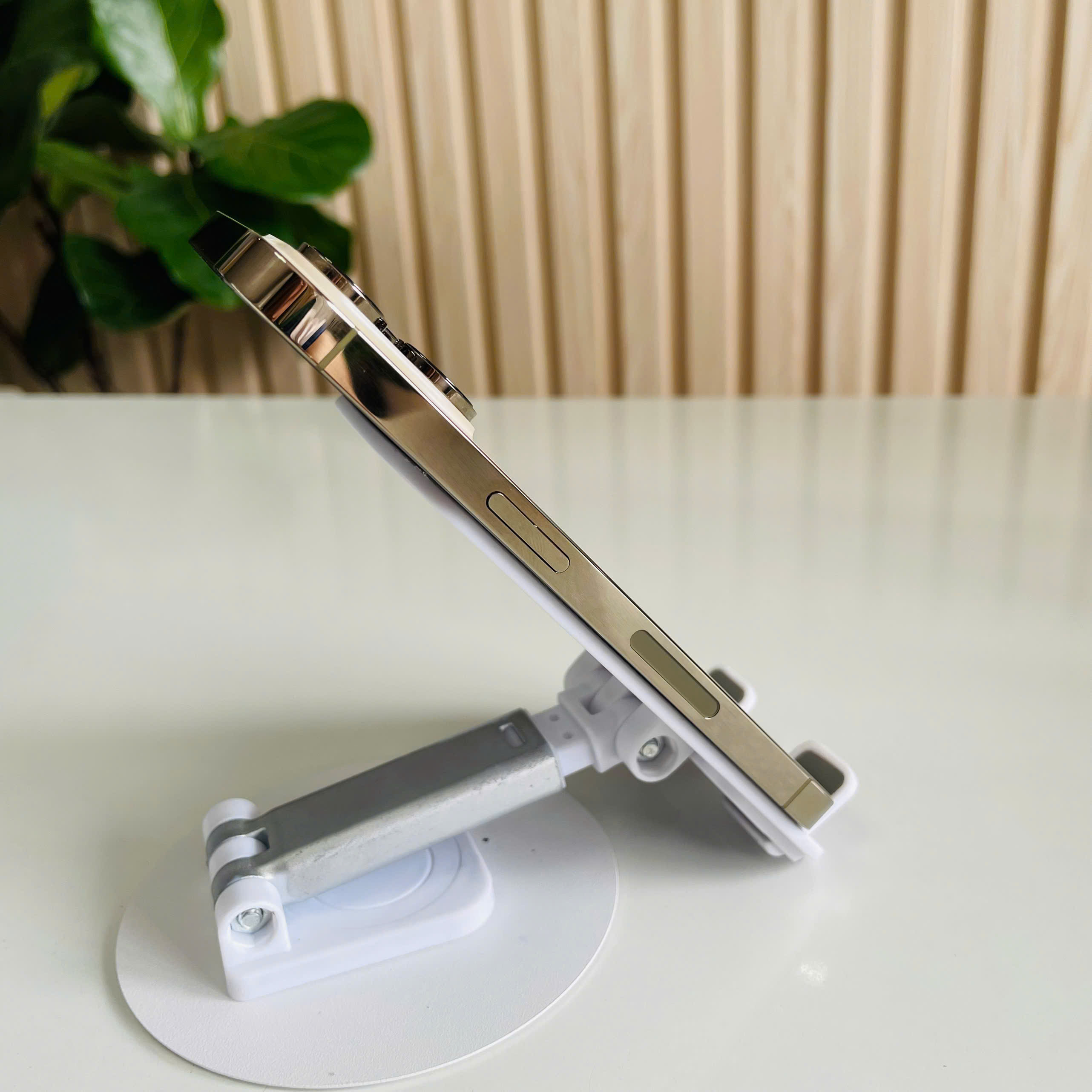 Iphone 14 Pro Mỹ 128GB gold Pin 84% Đẹp 98+