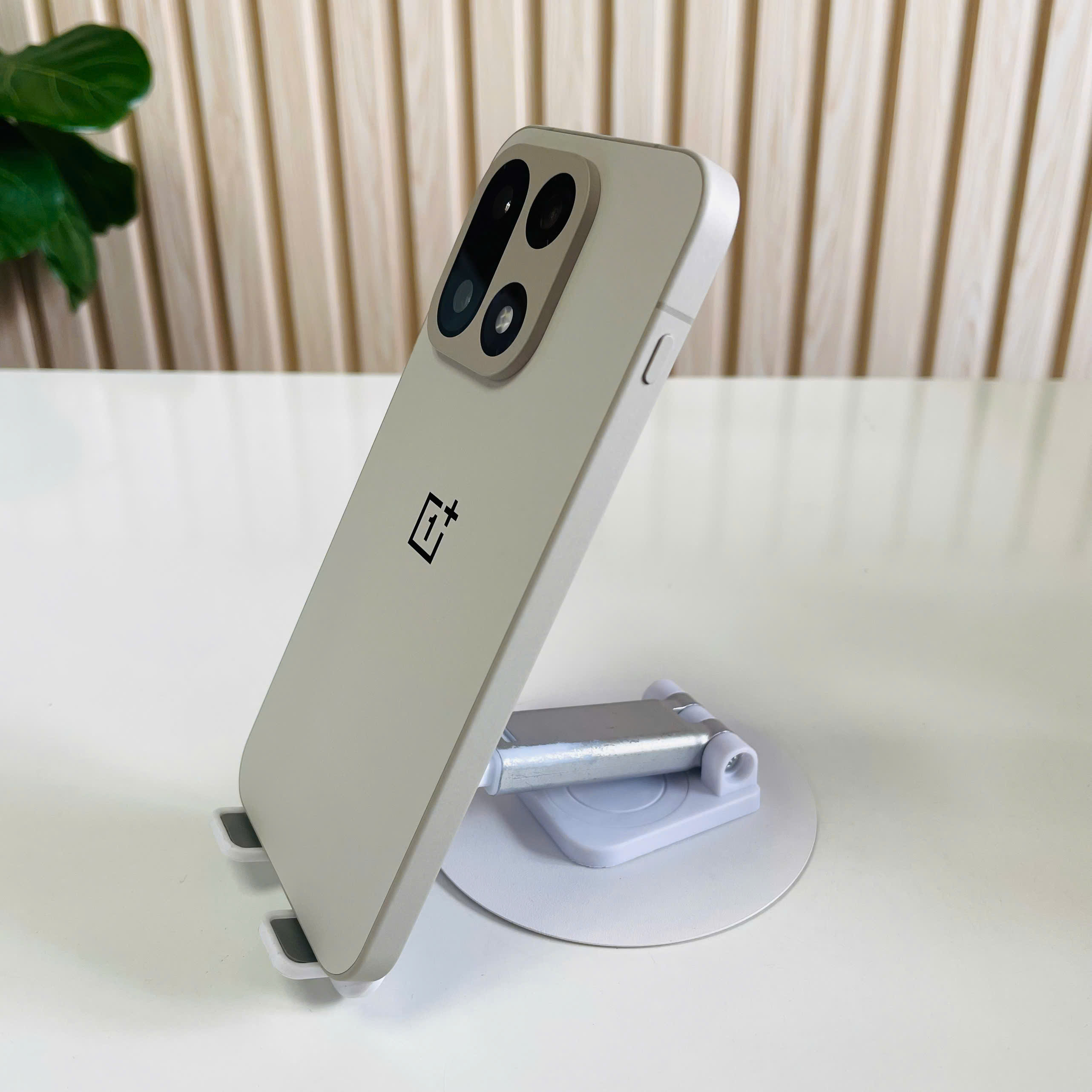 Oneplus 15 5G 16/256GB vàng cát Đẹp 98+% Pin 98% Fullbox