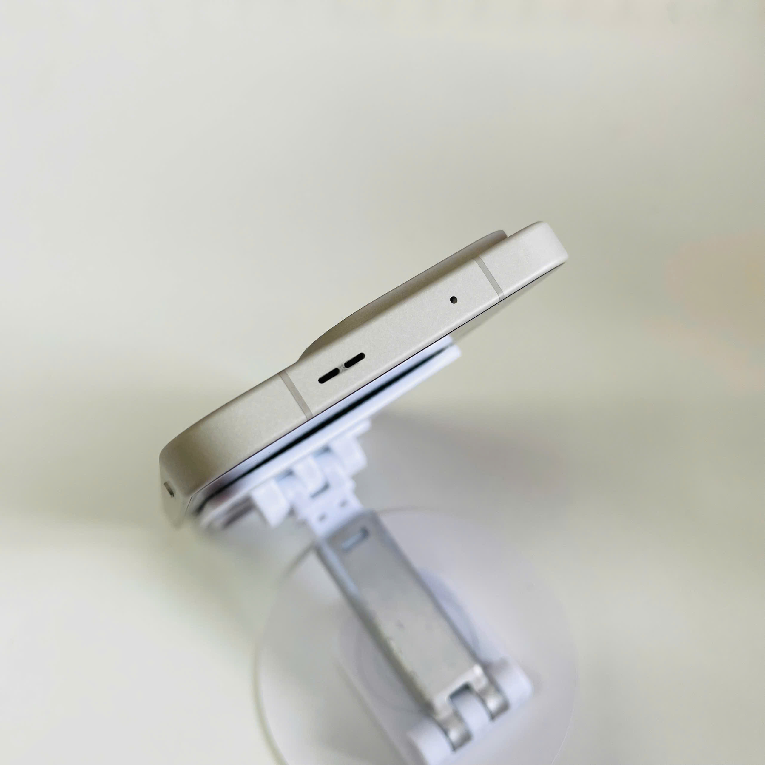 Oneplus 15 5G 16/256GB vàng cát Đẹp 98+% Pin 98% Fullbox