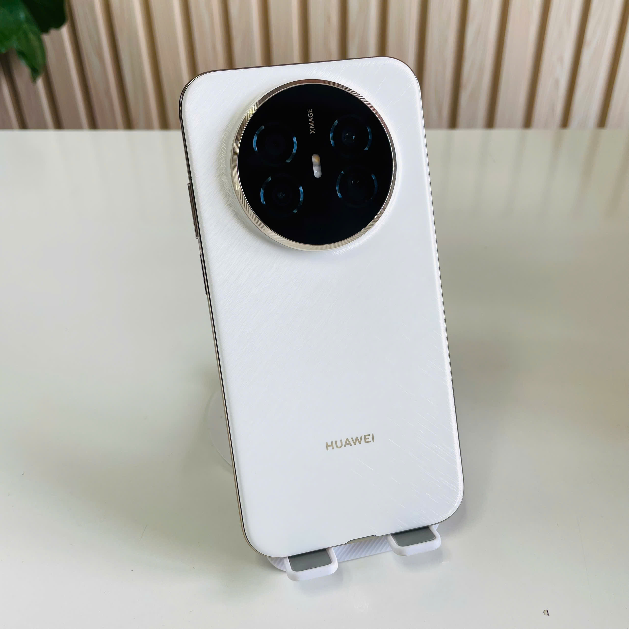 Huawei Mate 70 Air 12/512GB Trắng Pin 100% Đẹp 98%