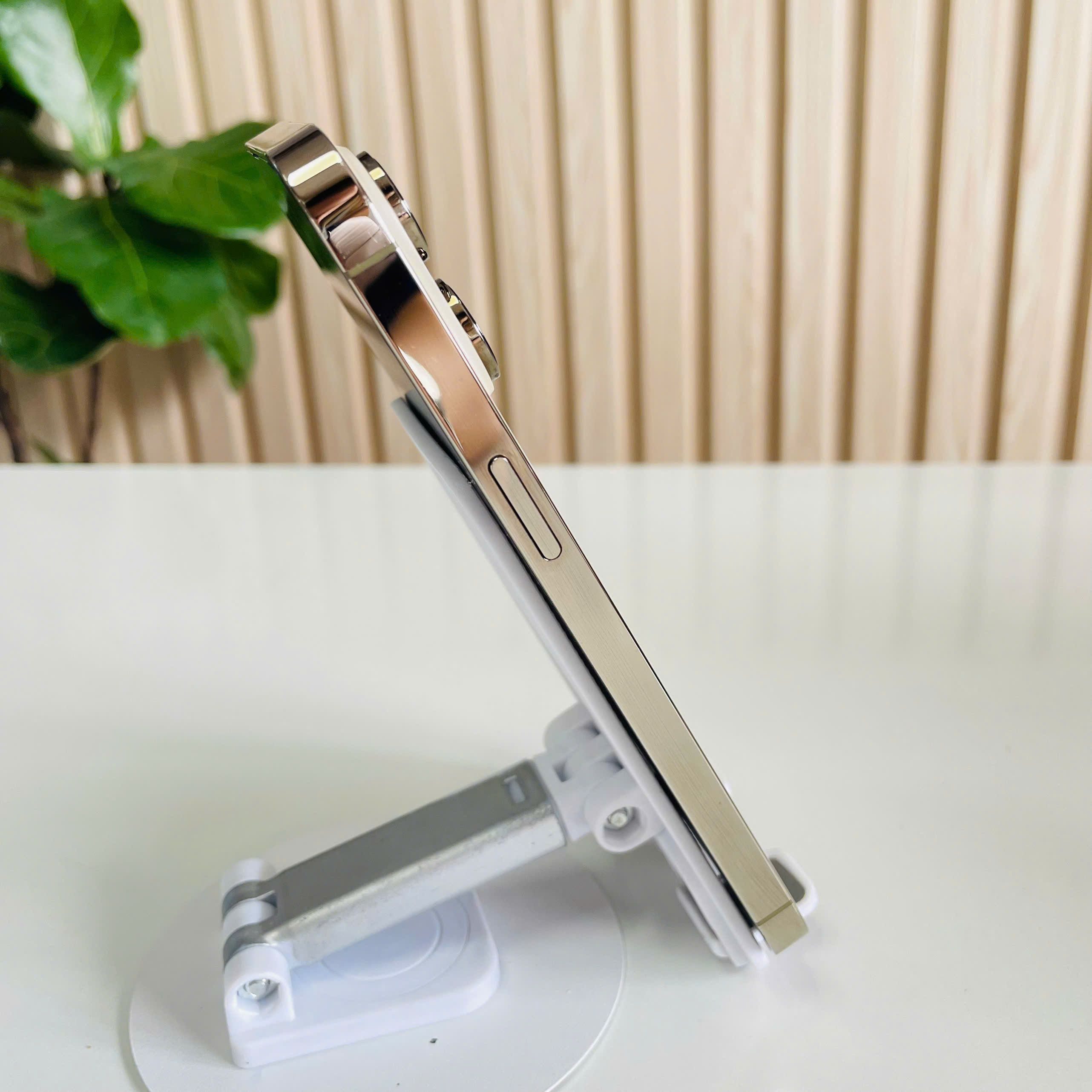 IPhone 14 PRO MAX VIỆT NAM - 256GB Gold Pin 78% Đẹp 98% Màn có 1 Sọc Hồng