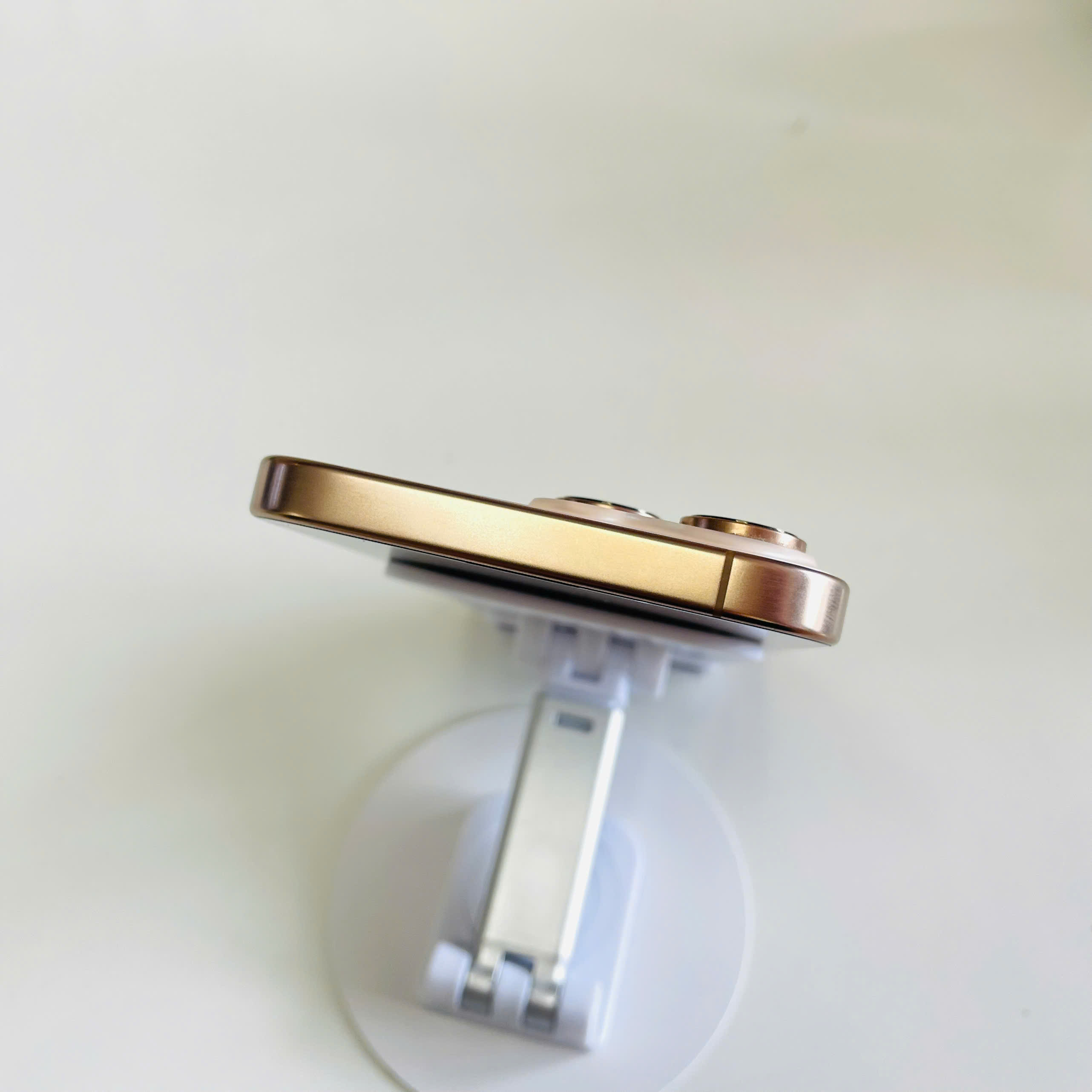 📱 iPhone 16 Pro Max Quốc Tế – 256GB | Pin 99% Màu Sa Mạc Đẹp 98+ Kèm Sạc 30W