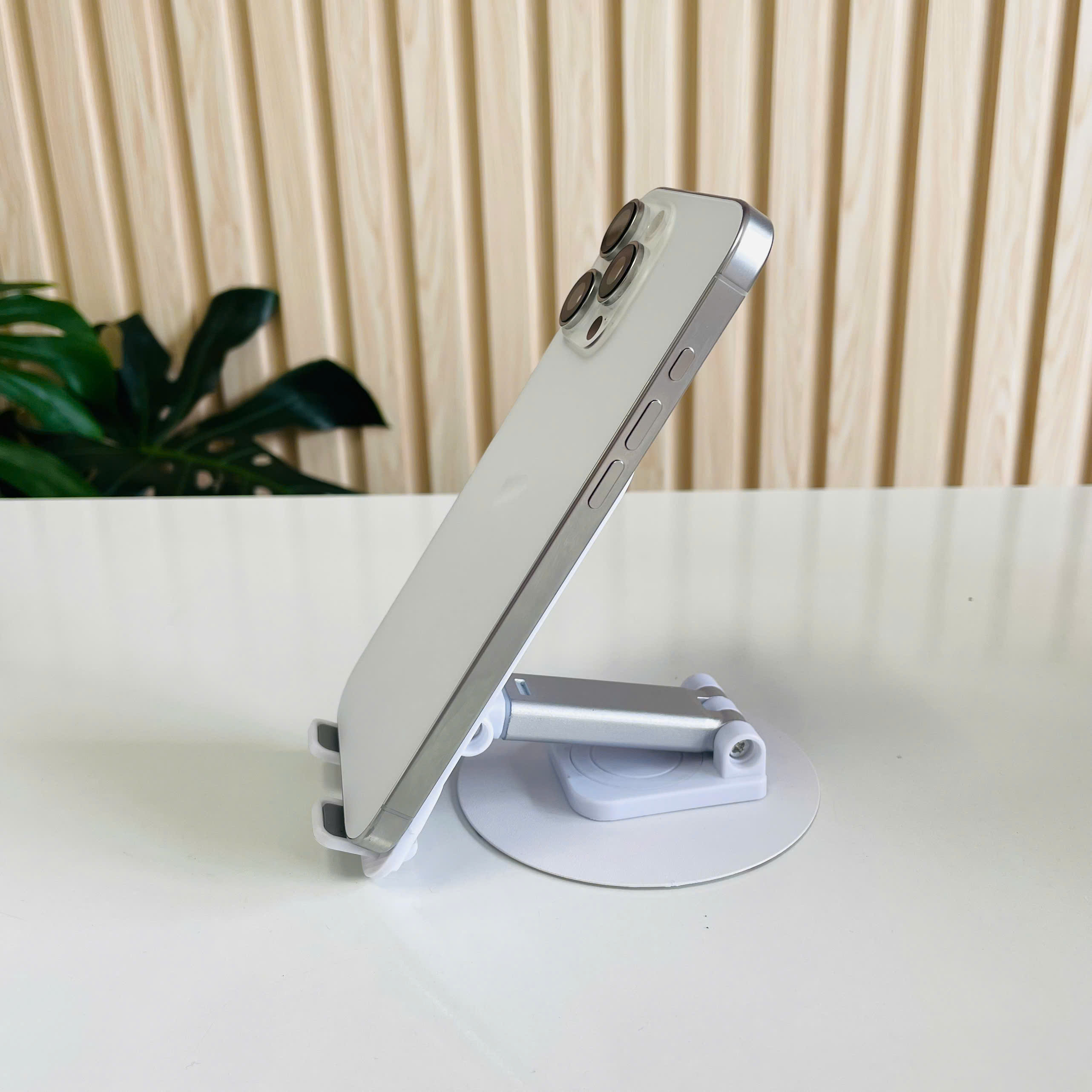 📱 iPhone 16 Pro Max Quốc Tế 256GB Pin 100% Màu Trắng Đẹp 98% Kèm Sạc 30W