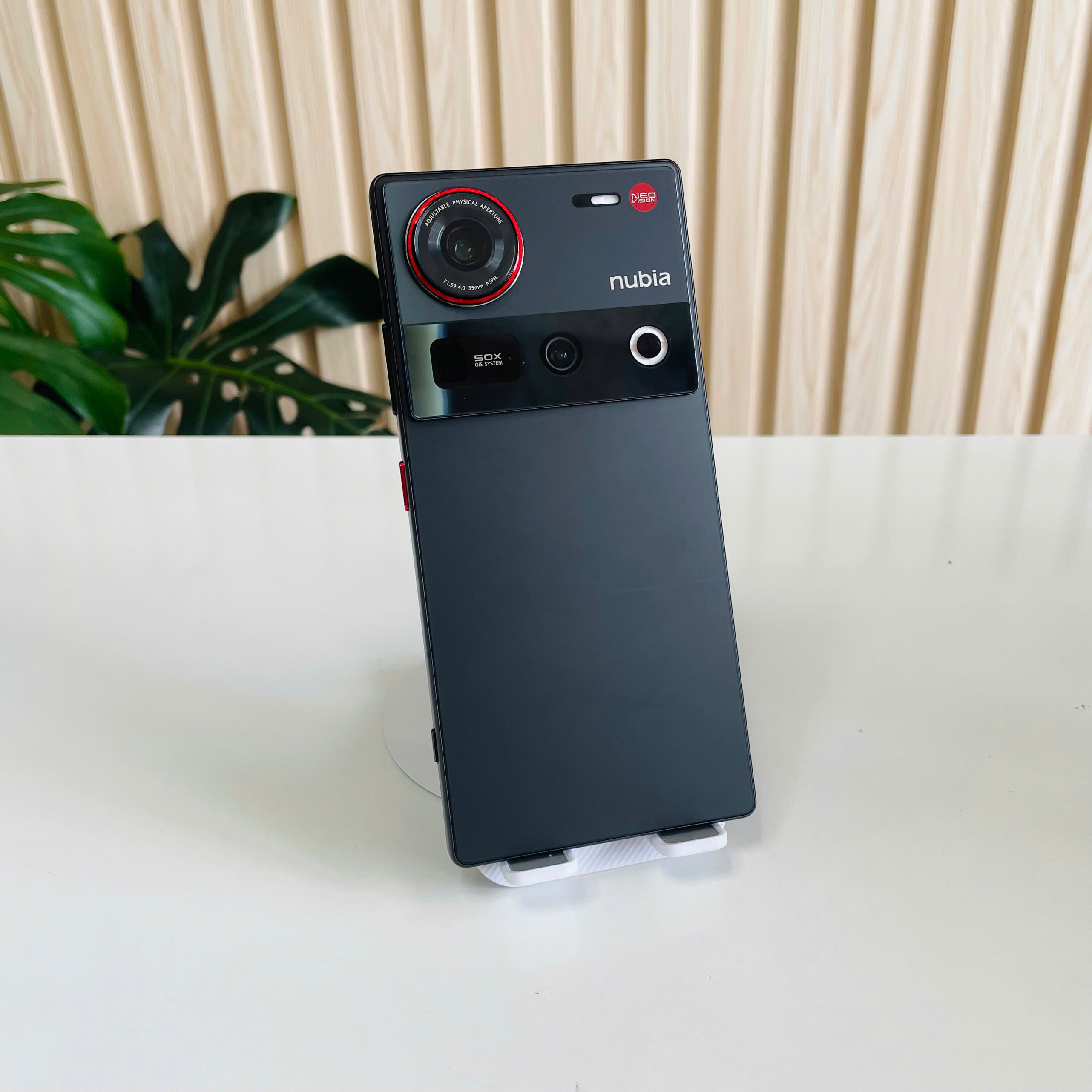 ZTE Nubia Z70 Ultra – Chính Hãng 12/256GB -  Màn hình 144Hz siêu mượt  Màu Đen Đẹp 98%