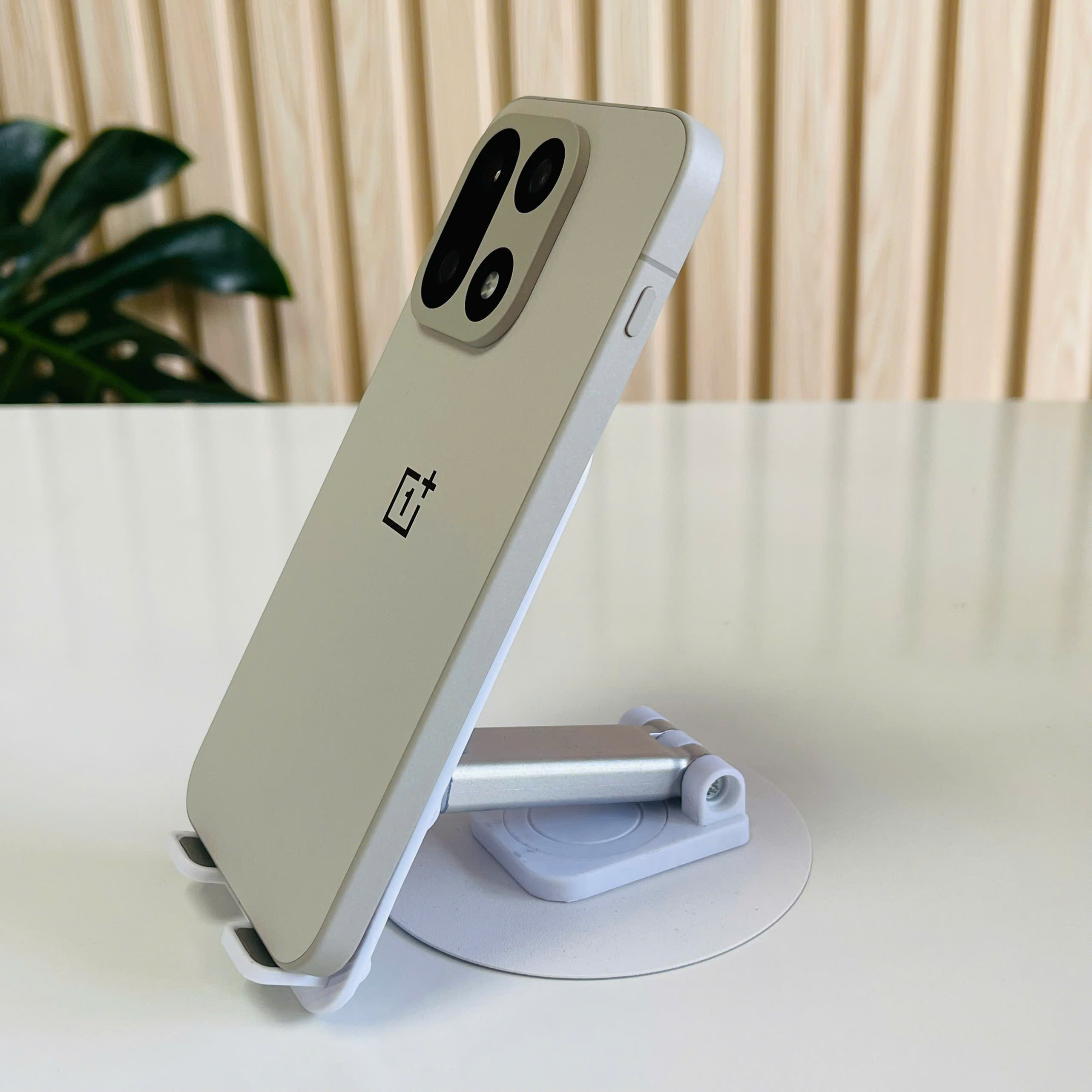 Oneplus 15 12/256GB Pin 100% Fullbox Đẹp 98% Màu Vàng Cát -  PIN KHỦNG 7300mAh