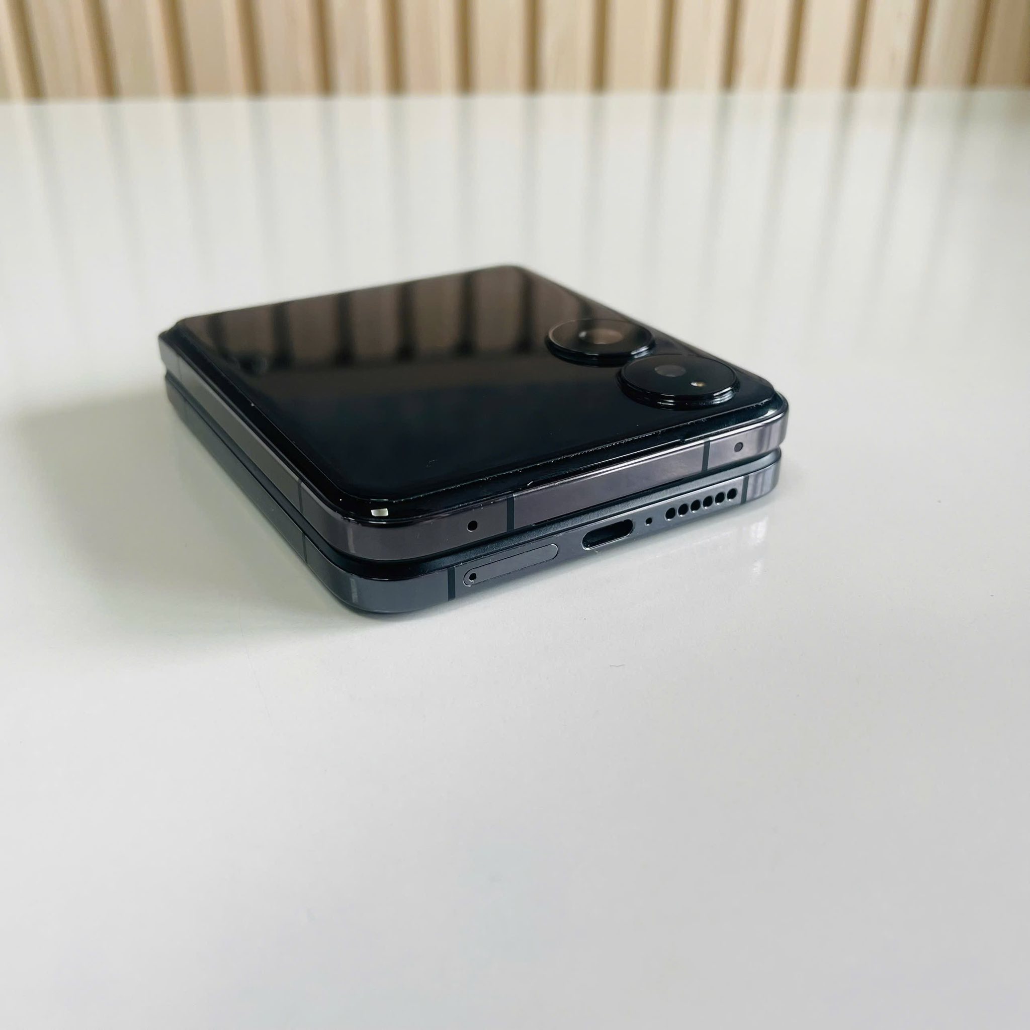 Xiaomi Mix Flip (12GB/512GB) - Bản Quốc Tế, Gập Cao Cấp Màu Đen - Kèm Sạc 30W Đẹp 98%