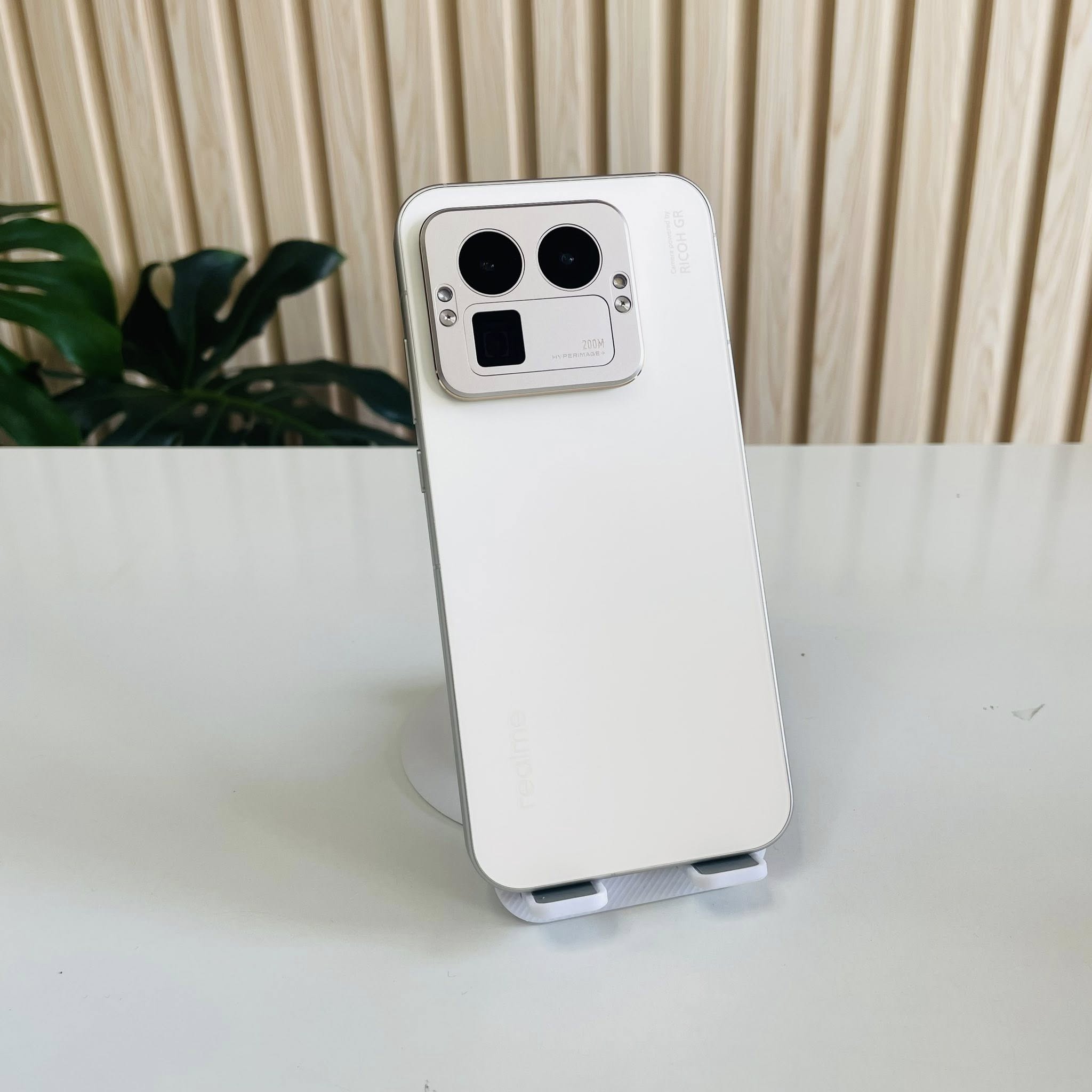 📱 Realme GT 8 Pro 12/256GB Fullbox Pin 99% Màu Kem - Hiệu năng đỉnh, pin khủng 7000mAh Đẹp 98+