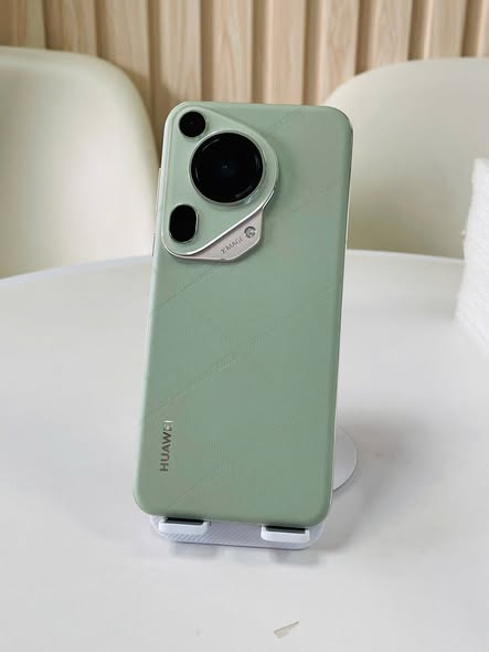 Huawei Pura 70 Ultra Quốc Tế 16/512GB Xanh lá lưng da Đẹp 99% - Kèm Sạc 30W
