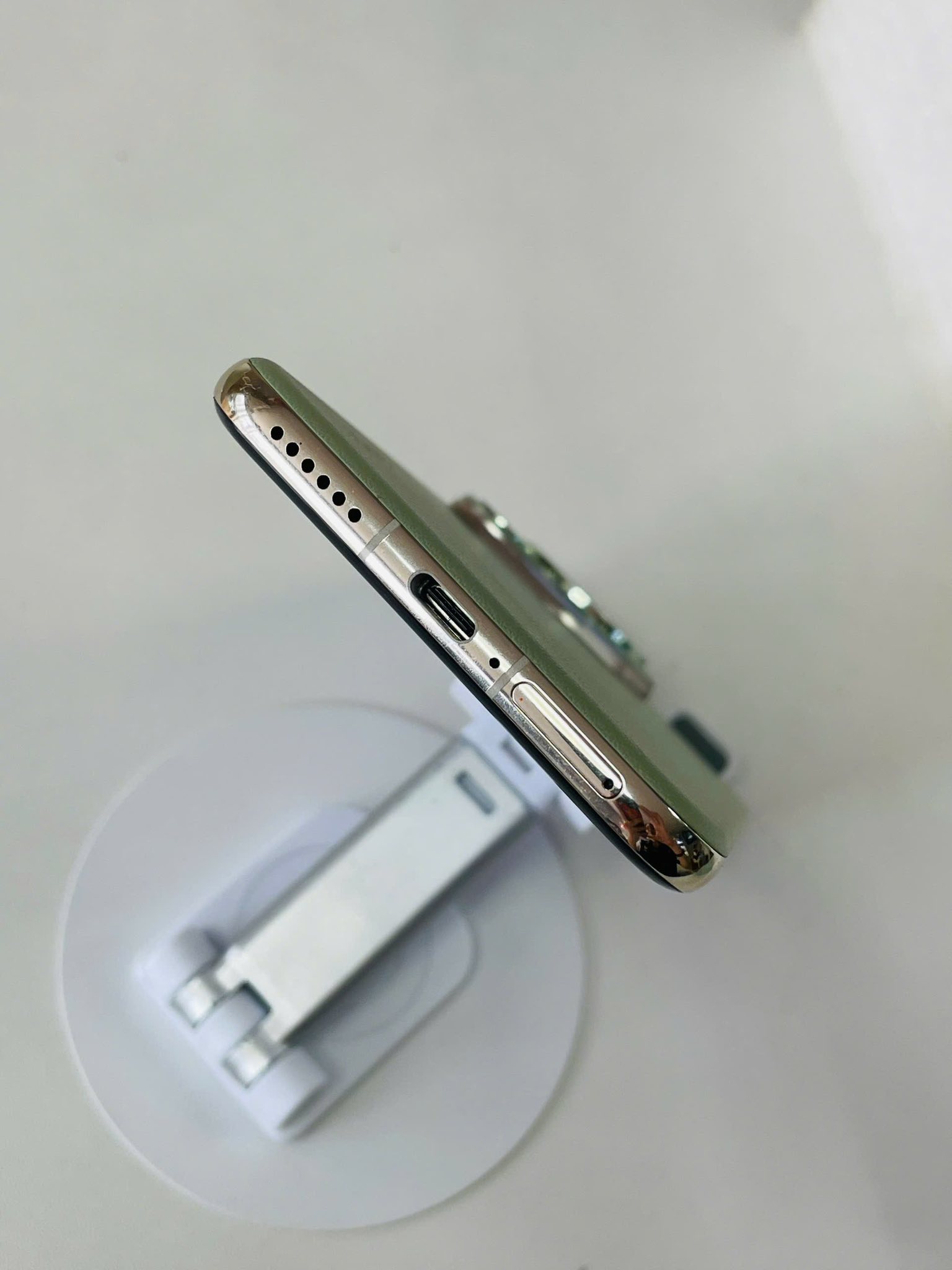 Huawei Pura 70 Ultra Quốc Tế 16/512GB Xanh lá lưng da Đẹp 99% - Kèm Sạc 30W