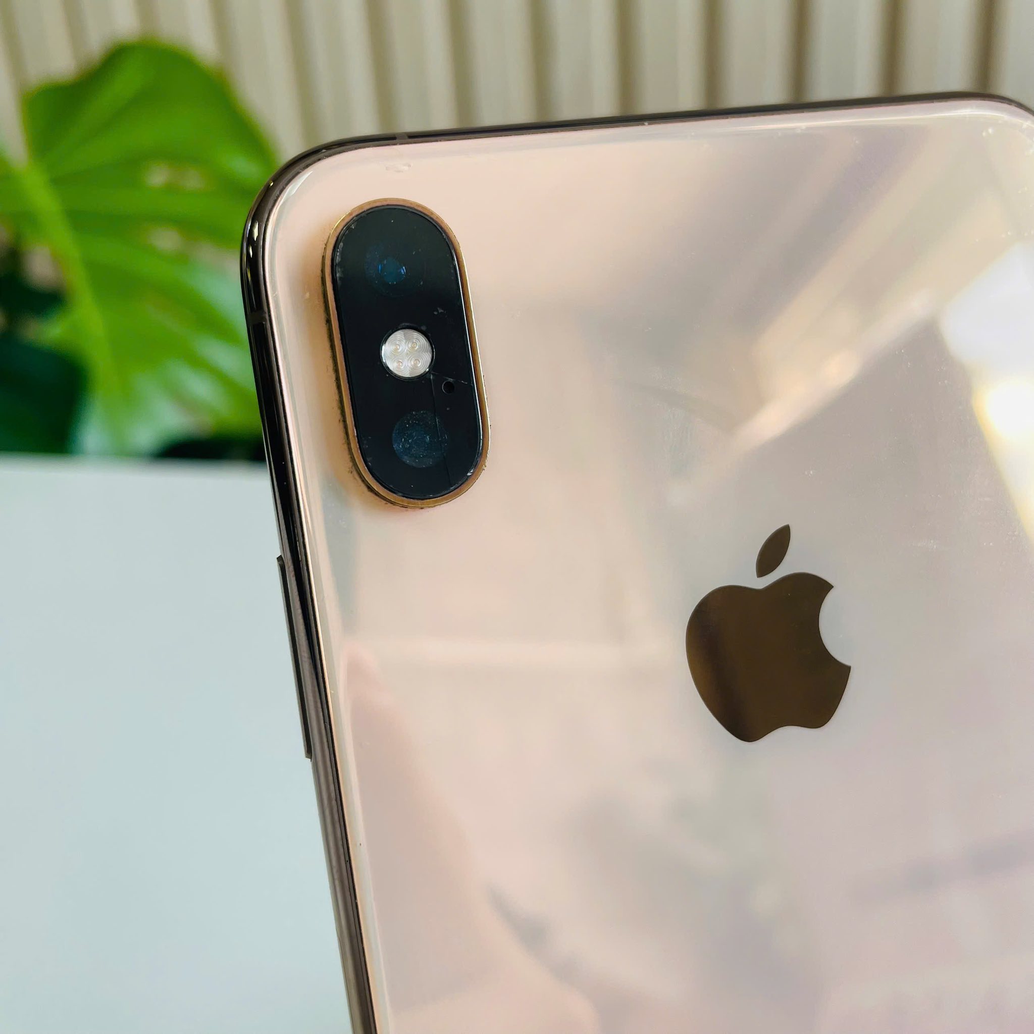 Iphone Xs Max Mỹ 64GB gold Đẹp 98% Pin 72%