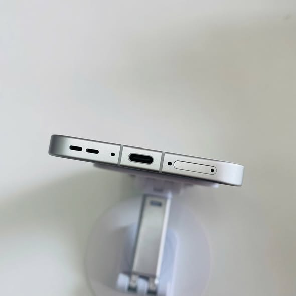 Oppo Find X8 12/256GB Trắng Đẹp 99% Pin 100%
