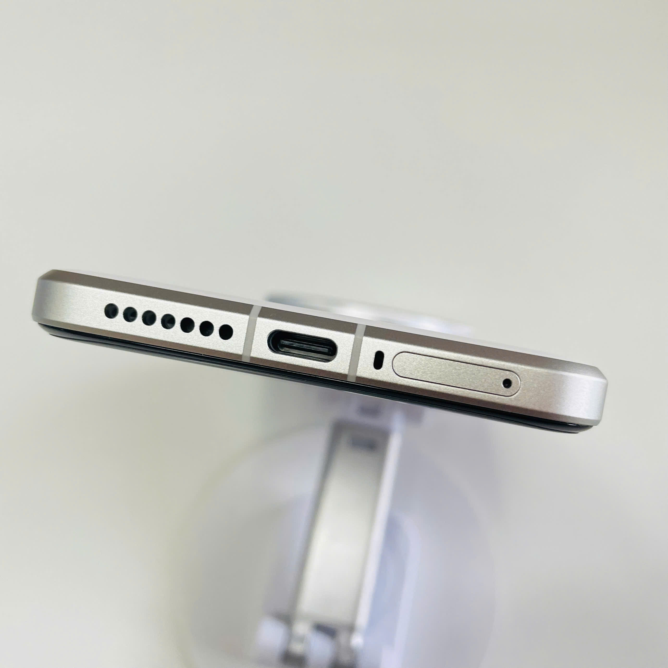 XIAOMI 15 ULTRA ÚP ROM - 12/256GB TRẮNG ĐẸP 99% FULLBOX