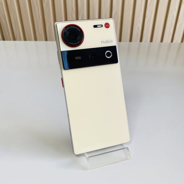 ZTE NUBIA Z70 ULTRA QUỐC TẾ — FLAGSHIP GAMING, CHIP 8 ELITE 12/256GB Màu Vàng -