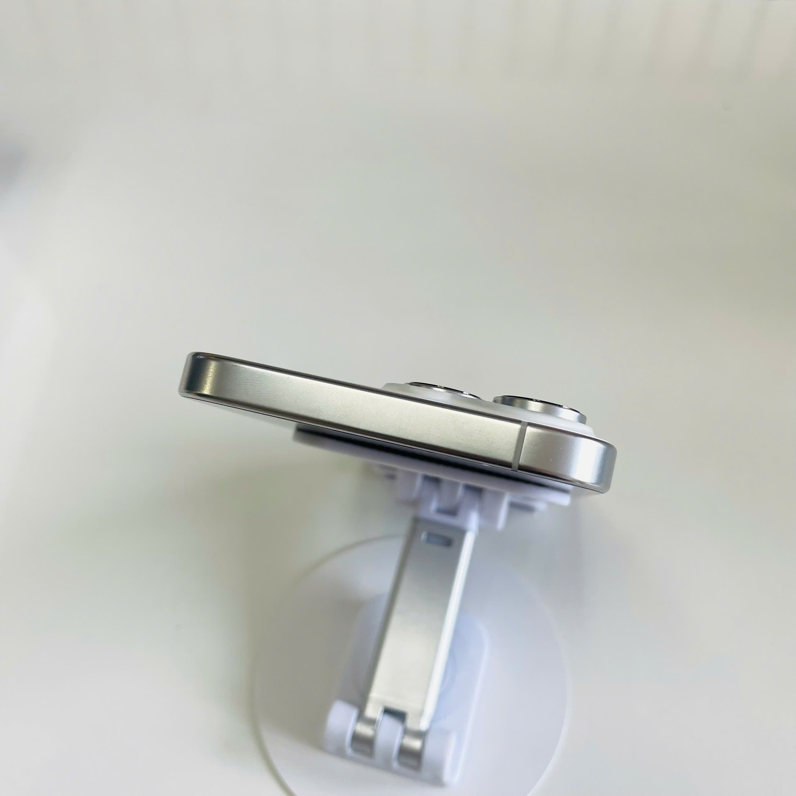 📱 iPhone 16 Pro Max Quốc Tế 256GB Pin 100% Màu Trắng Đẹp 98% Kèm Sạc 30W