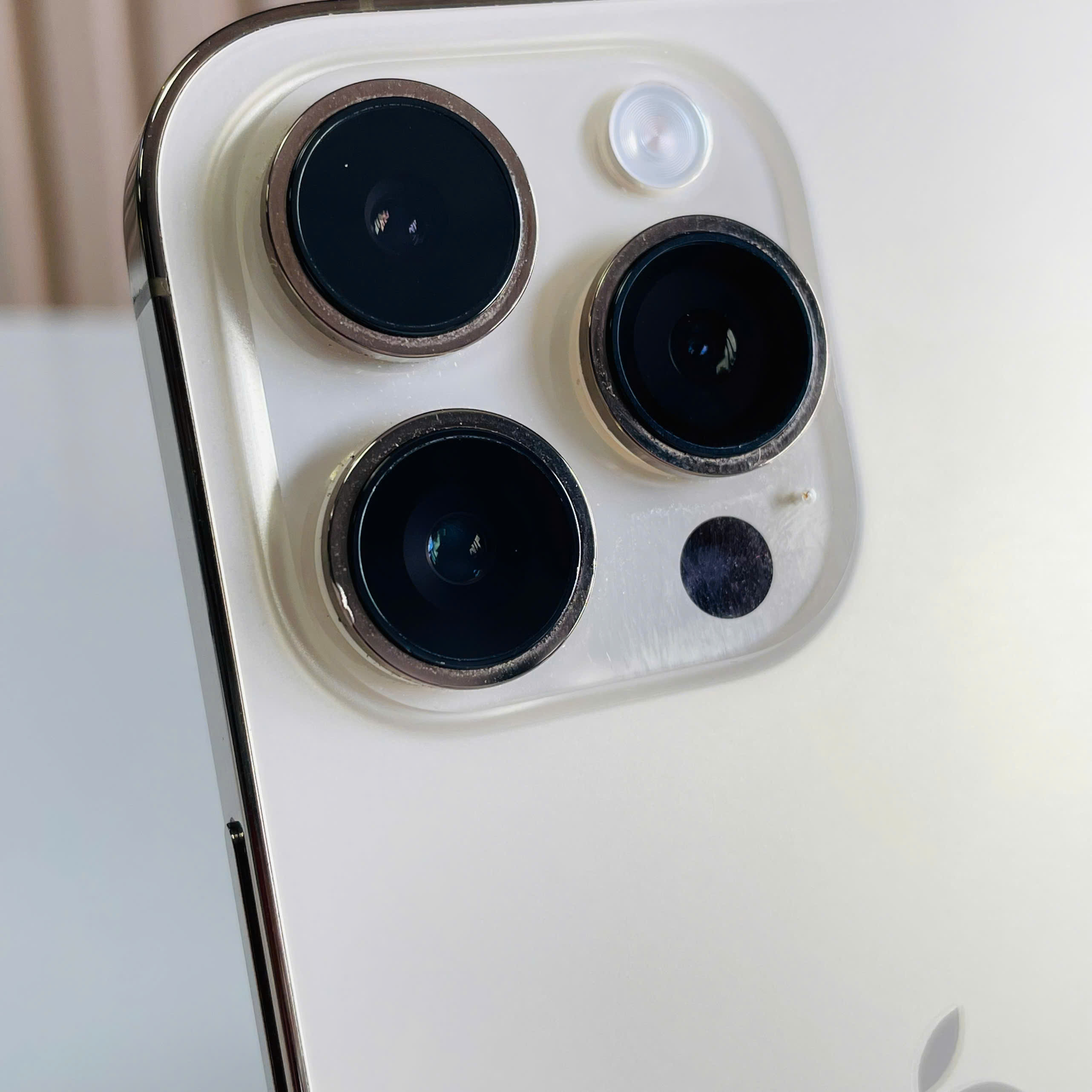 📱 IPHONE 14 PRO MAX QUỐC TẾ – 128GB Gold Đẹp 98% Pin 83%