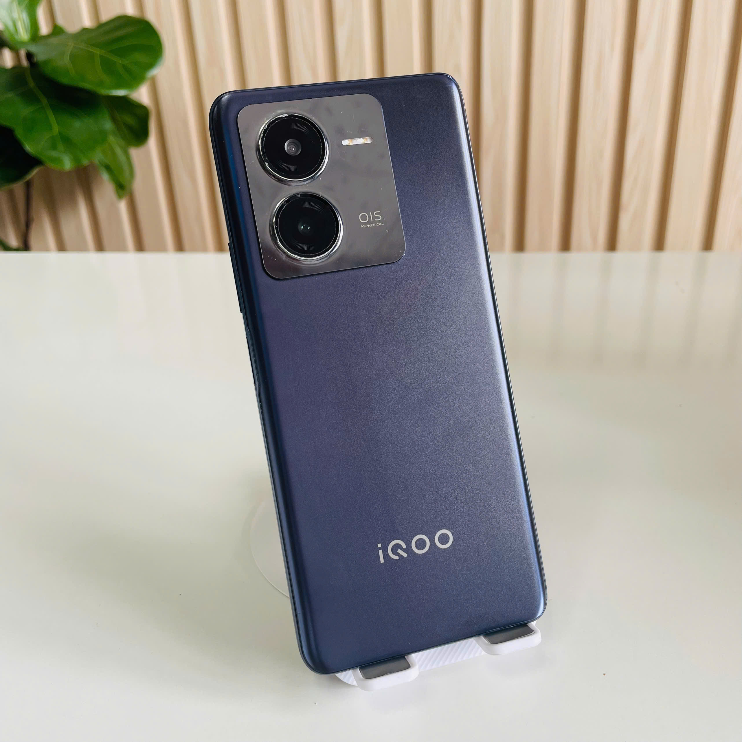 🔥 IQOO Z8 – 12/256GB Đen Đẹp 98% Pin 65%
