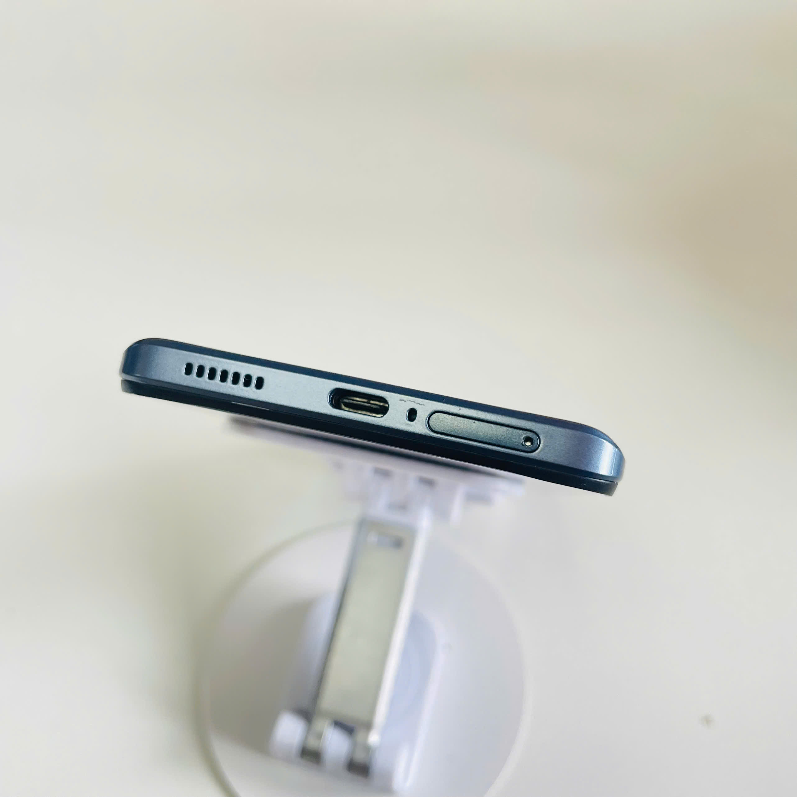 🔥 IQOO Z8 – 12/256GB Đen Đẹp 98% Pin 65%