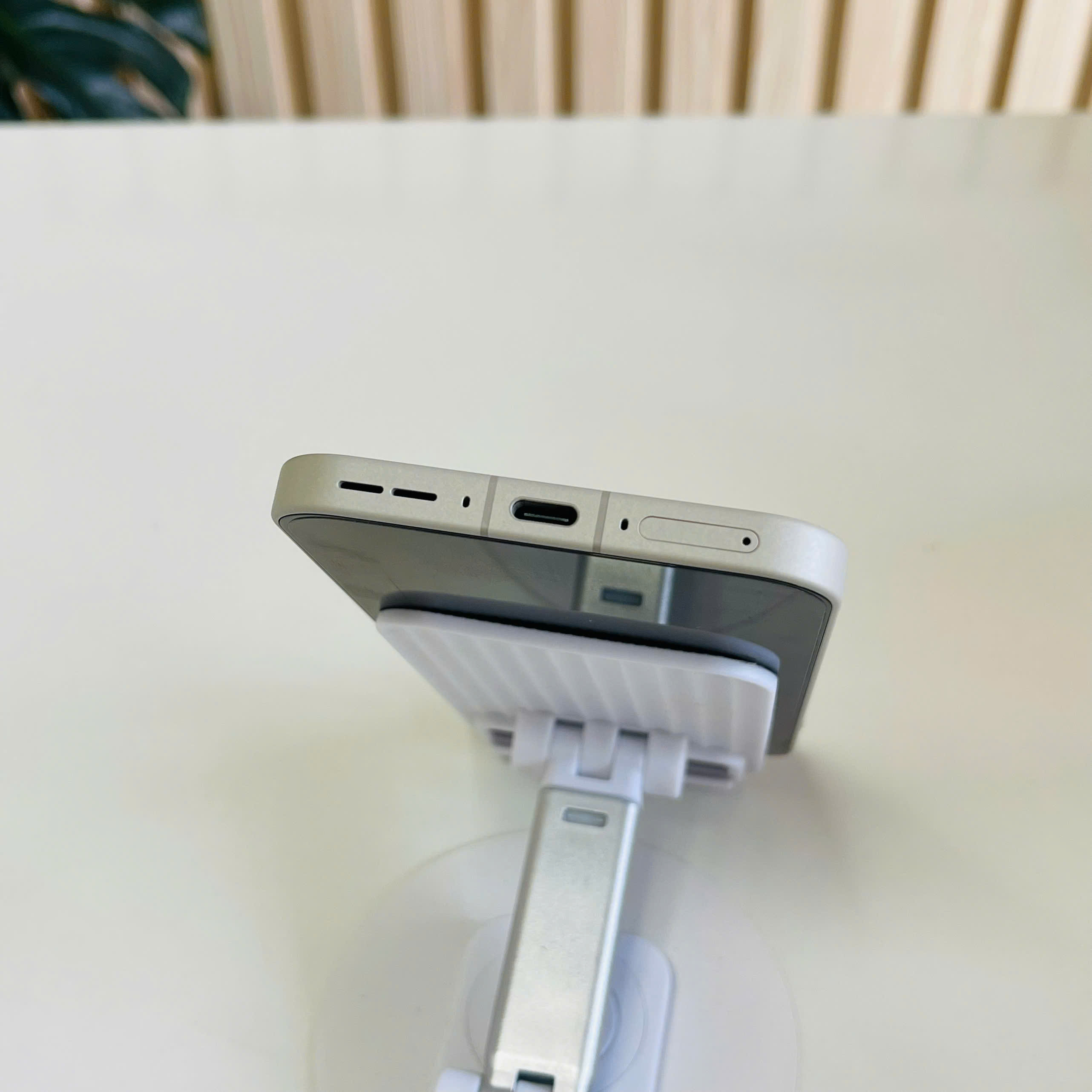 Oneplus 15 12/256GB Pin 100% Fullbox Đẹp 98% Màu Vàng Cát -  PIN KHỦNG 7300mAh