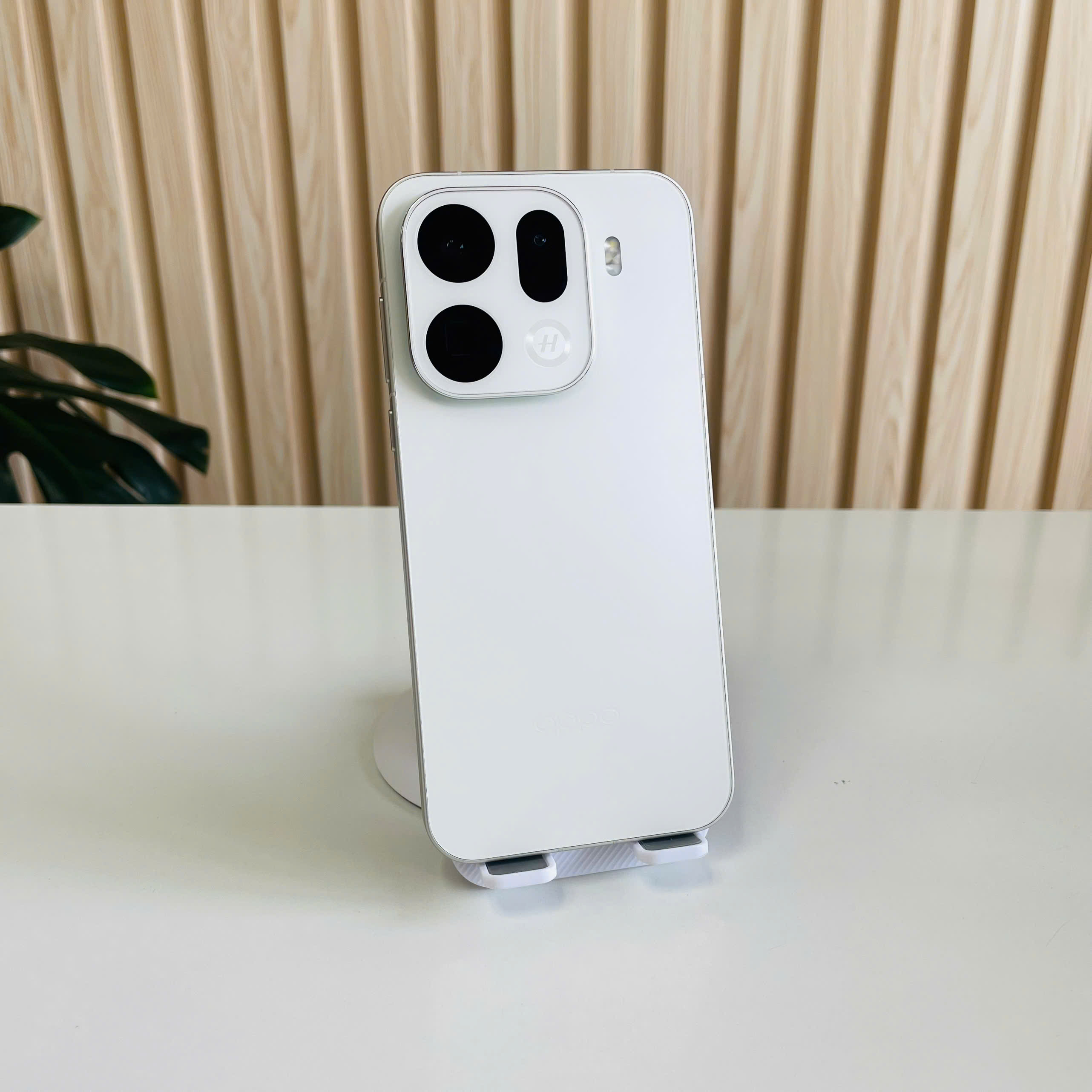Oppo Find X9 Pro 5G RAM 16GB / ROM 512GB – 🔋 Pin 100% Trắng Đẹp 98% kèm sạc 30W