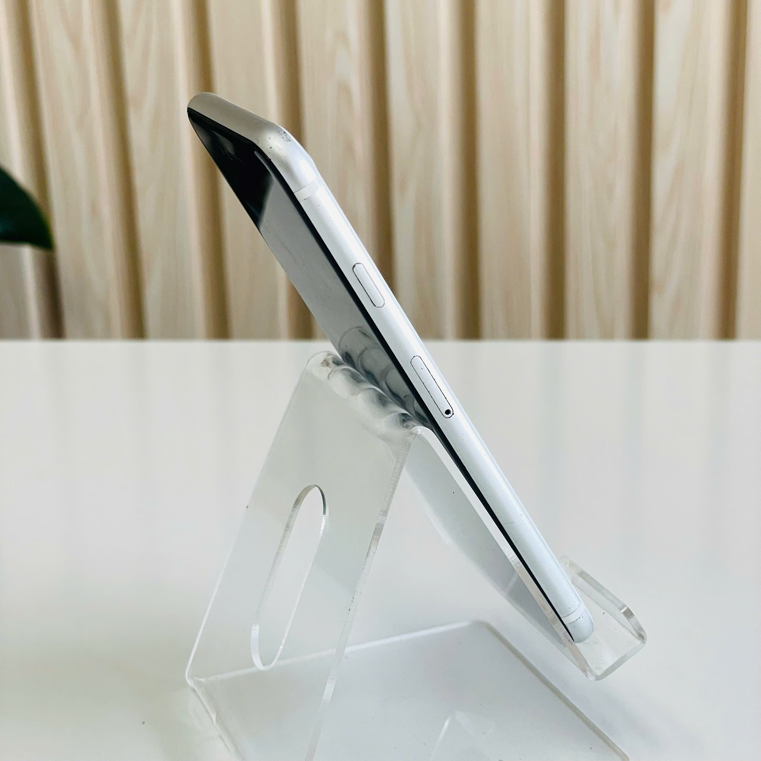 Iphone SE 2020 Mỹ 128Gb trắng  Đẹp 98 Pin 84%