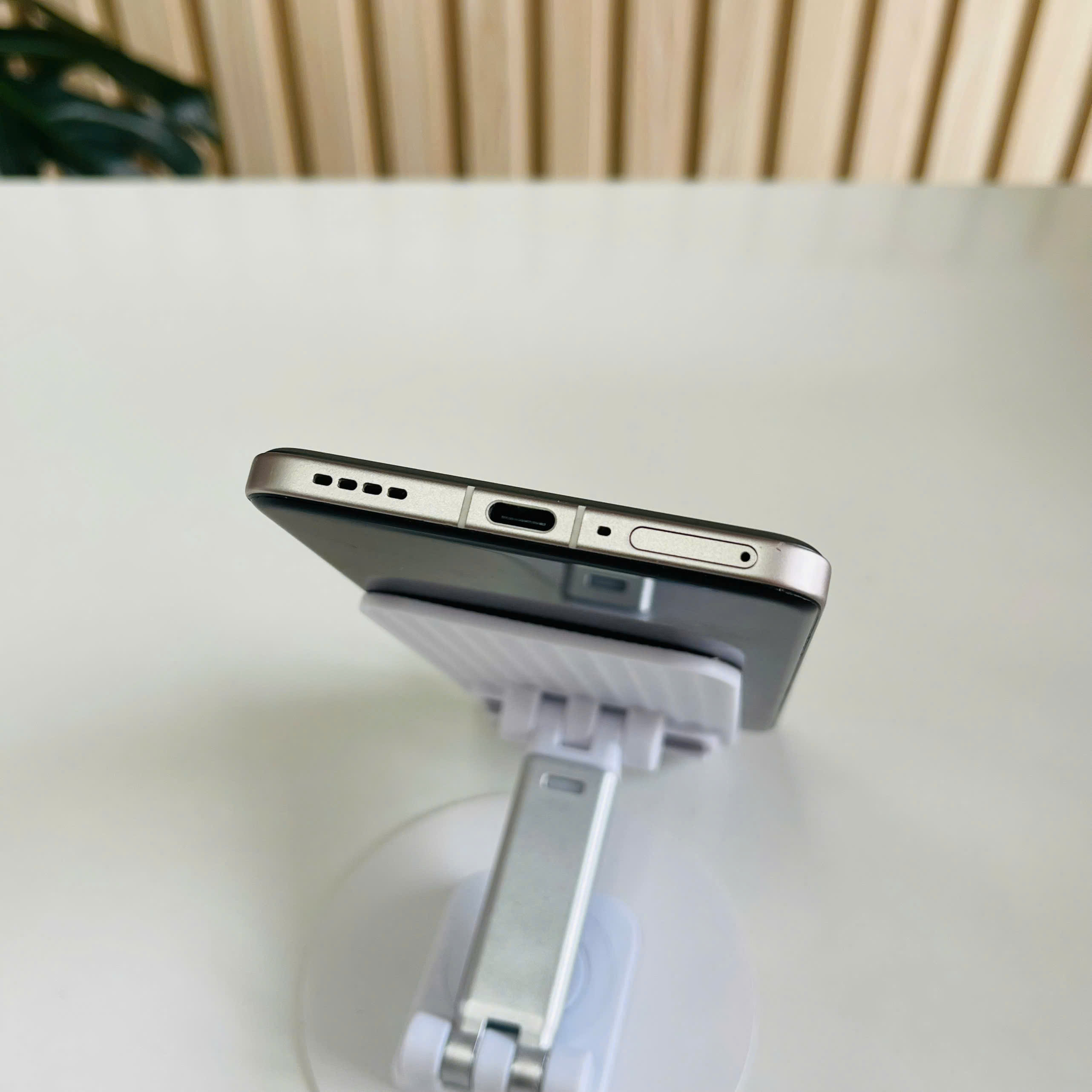 Realme GT 7 Pro 16/256GB Xám Đẹp 98% Pin 95% Kèm Sạc 80W