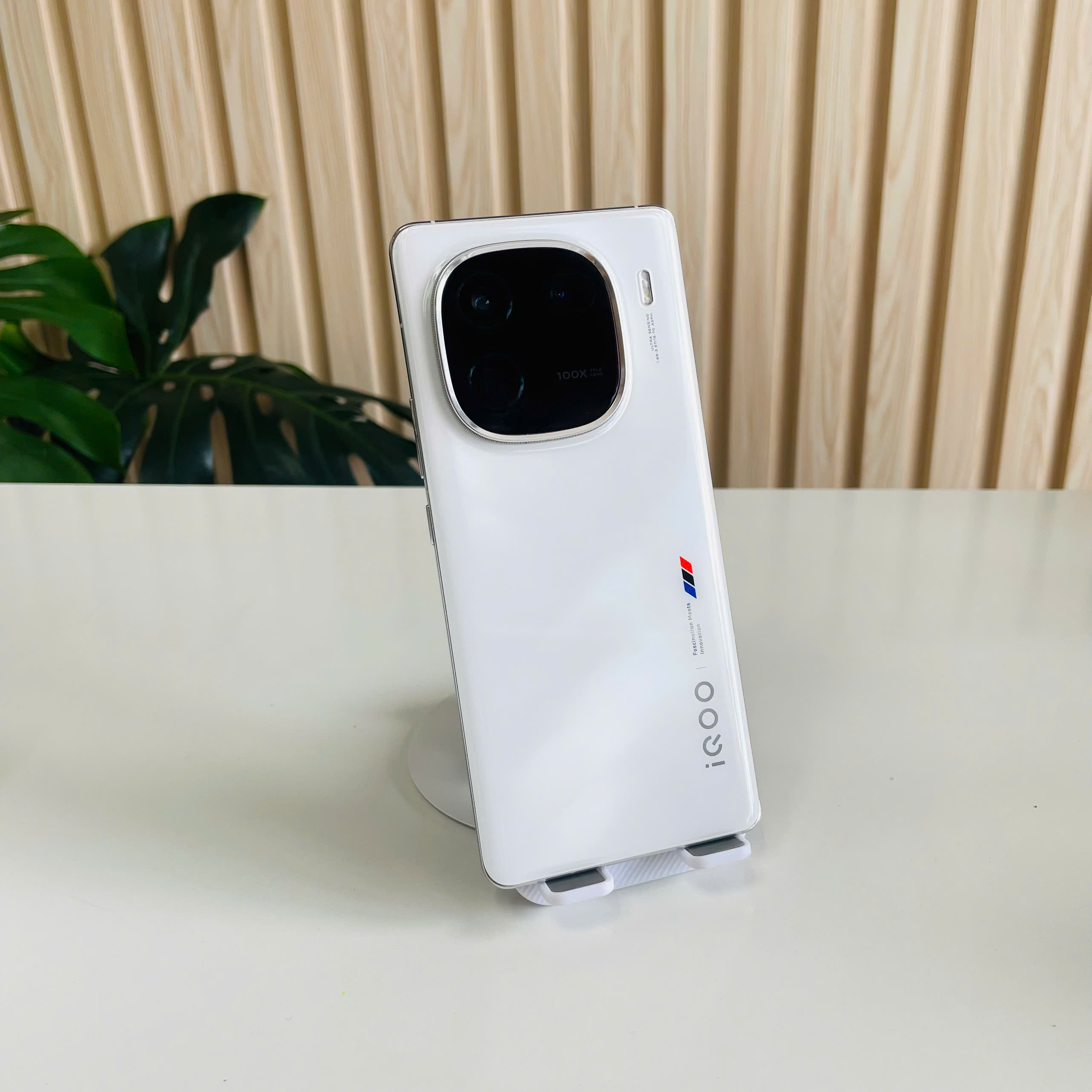 ⚡ IQOO 12 PRO 5G – SỨC MẠNH SNAPDRAGON 8 GEN 3, GIÁ "HỦY DIỆT"