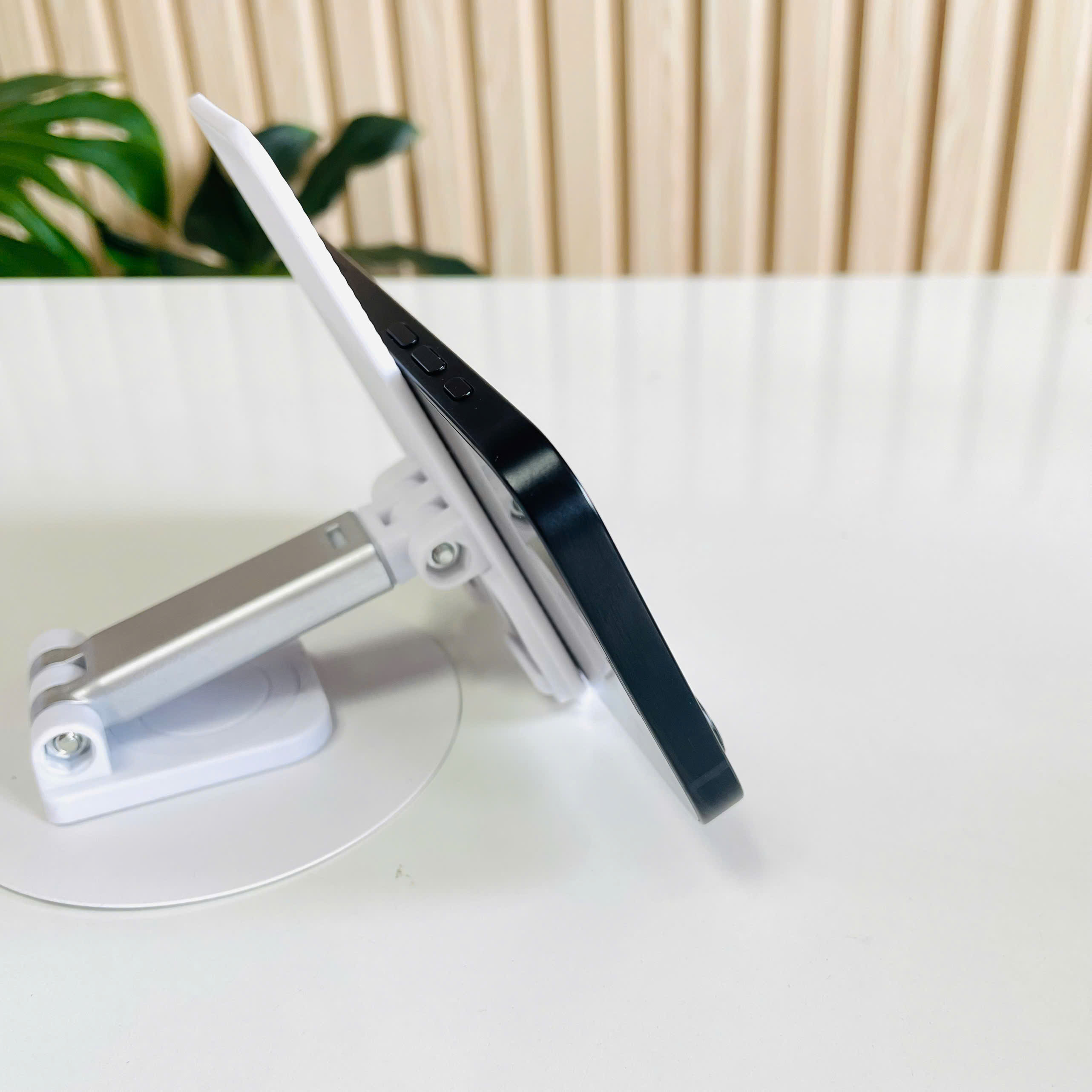 IPhone 16E VN 128GB Đen Đẹp 98% Pin 97%