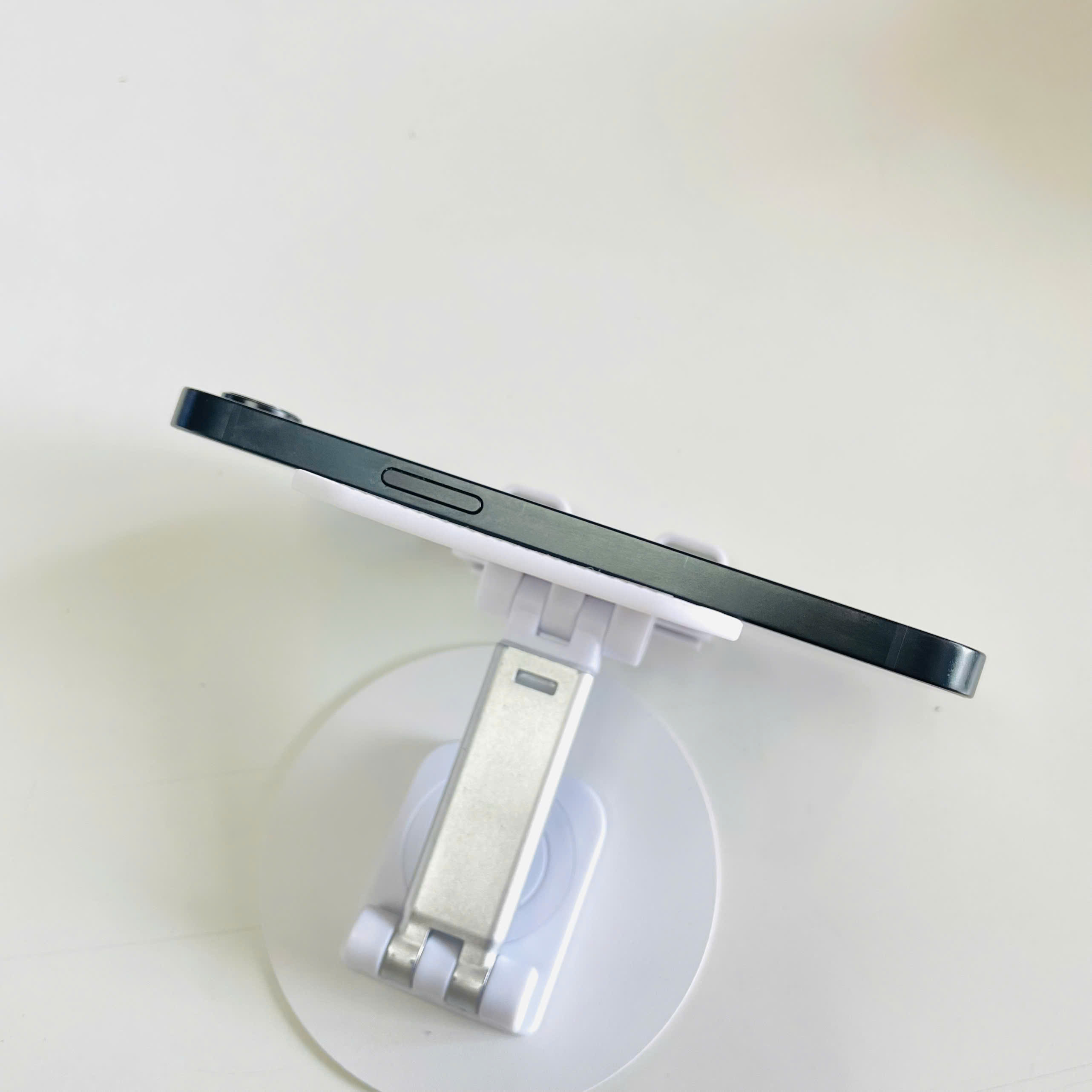 IPhone 16E VN 128GB Đen Đẹp 98% Pin 97%