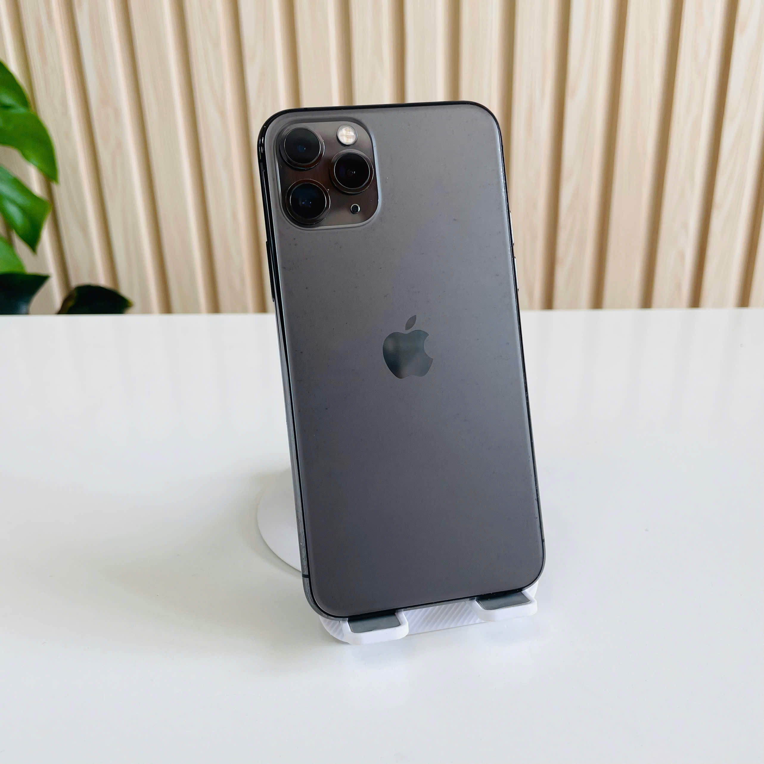 Iphone 11 Pro LLA 256GB đen Đẹp 98% Pin 68% Màn Đánh Kính