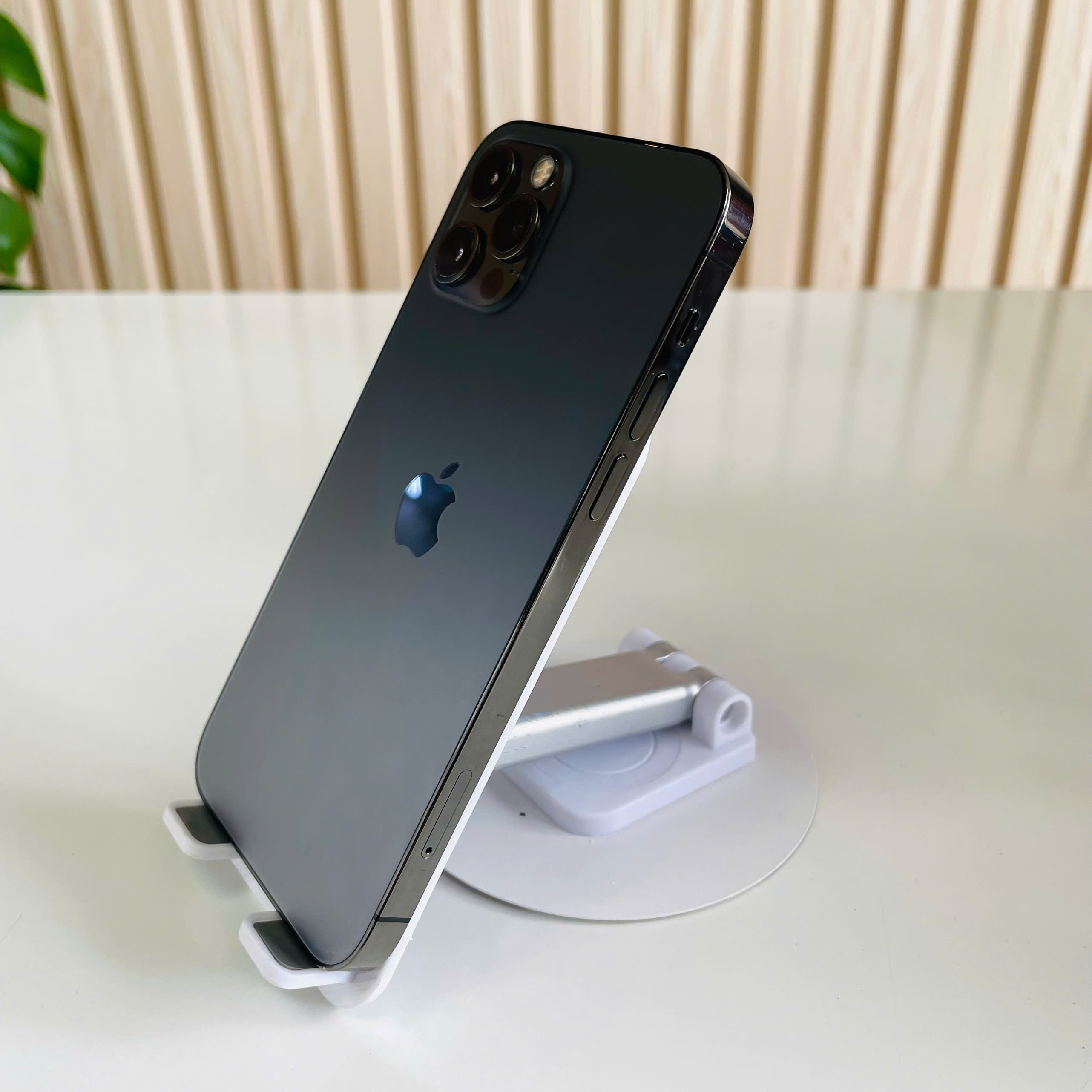 Iphone 12 Pro Mỹ 128GB Đen Đẹp 98 Pin 79% Chỉ Thay Pin Với Màn Còn Lại Zin