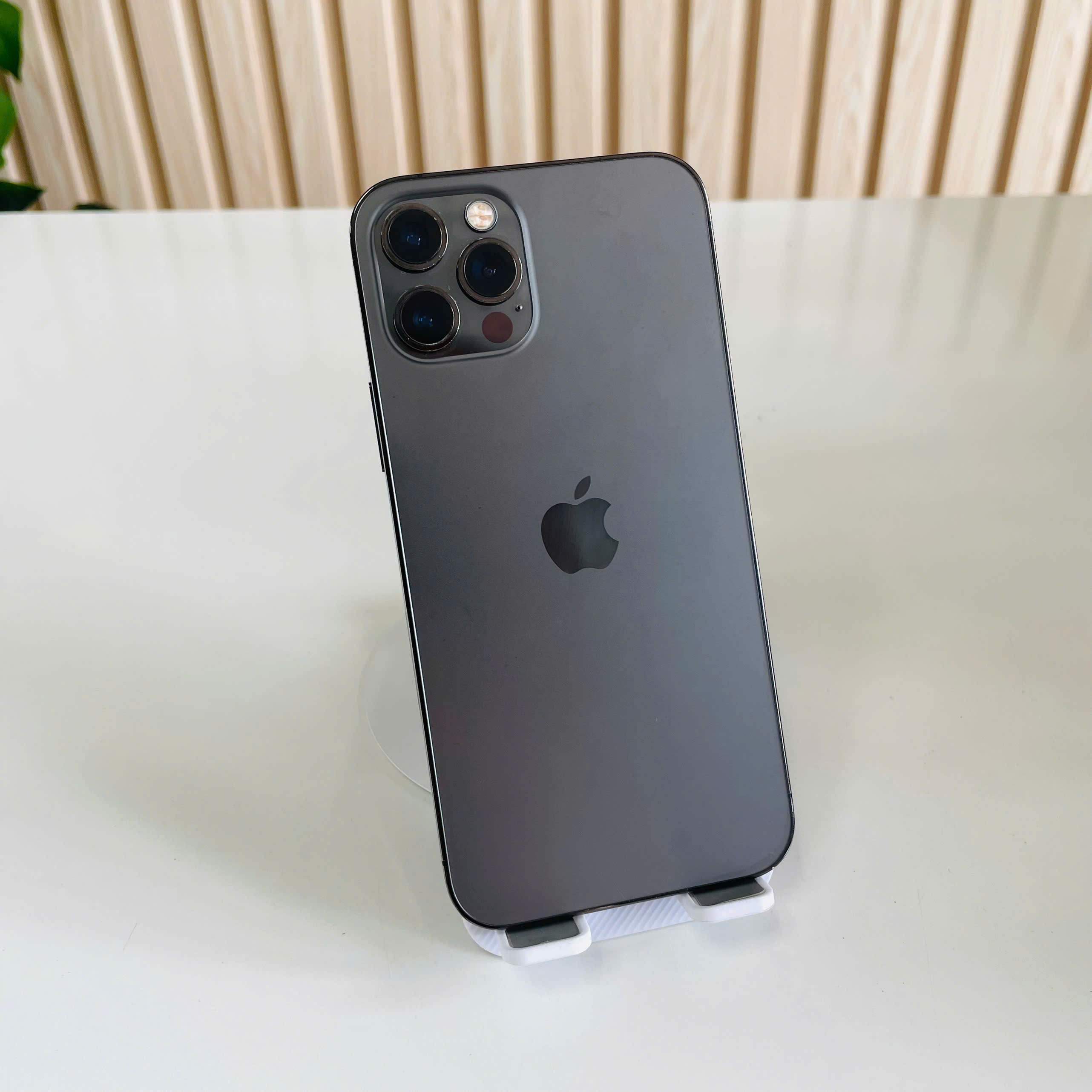 Iphone 12 Pro Mỹ 128GB Đen Đẹp 98 Pin 79% Chỉ Thay Pin Với Màn Còn Lại Zin
