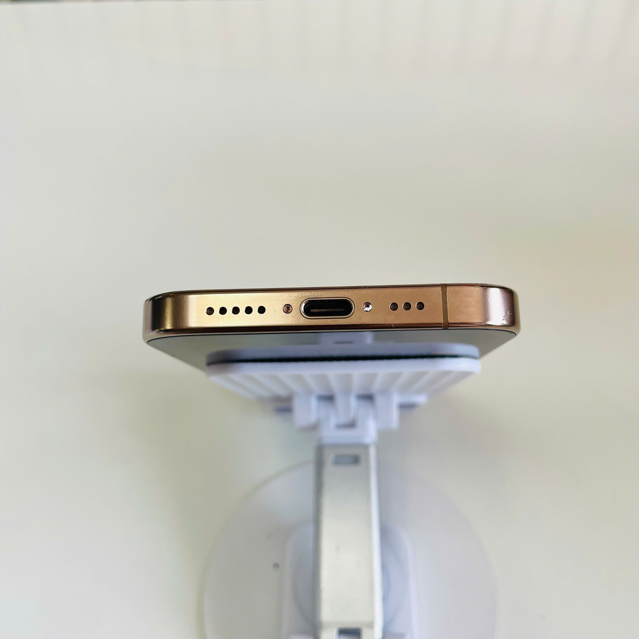 IPhone 16 Pro Lock Mỹ 128GB Sa Mạc Đẹp 97% Pin 91%